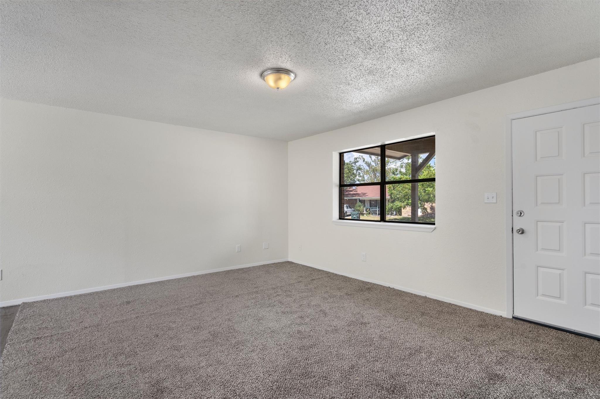 108 Hitching Post Dr, Kyle, TX 78640