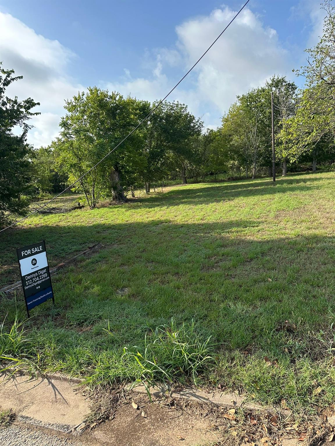 111 Martin St, Luling, TX 78648