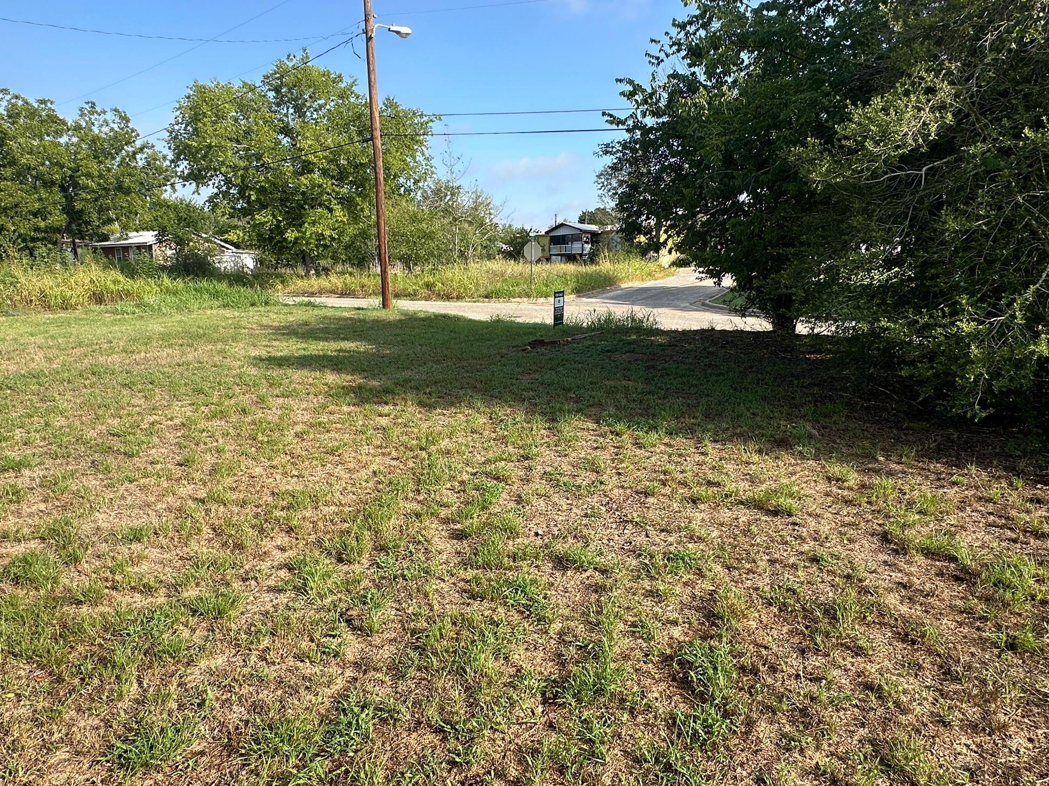 111 Martin St, Luling, TX 78648