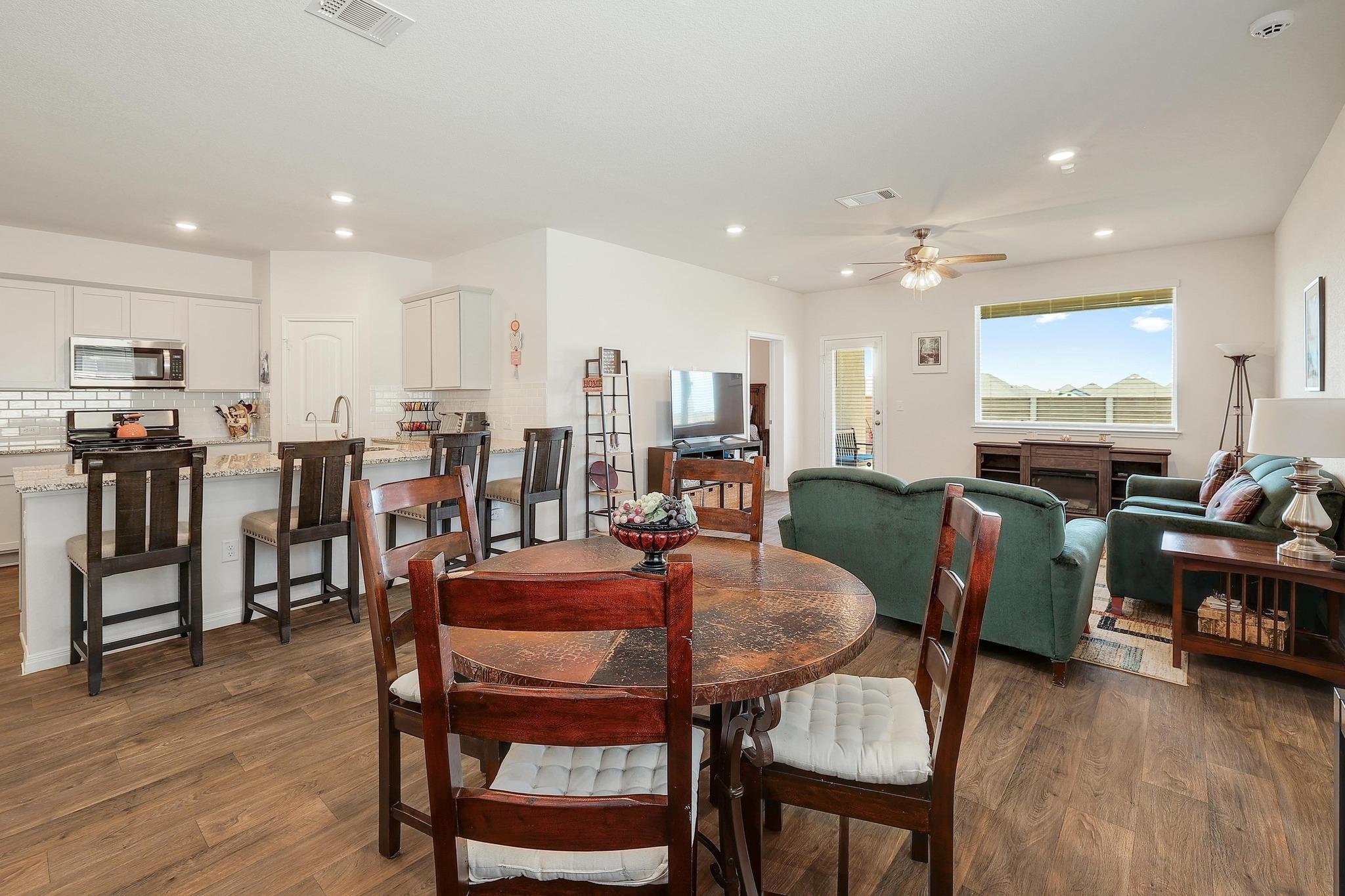 208 Abby Rd, Georgetown, TX 78626