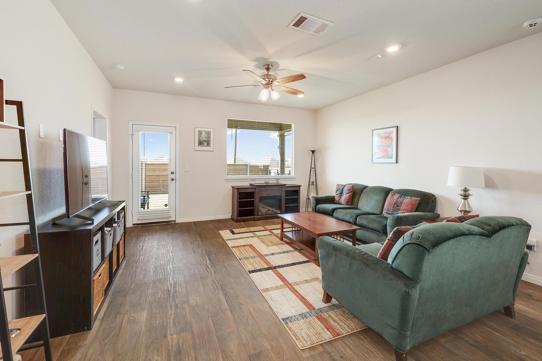 208 Abby Rd, Georgetown, TX 78626