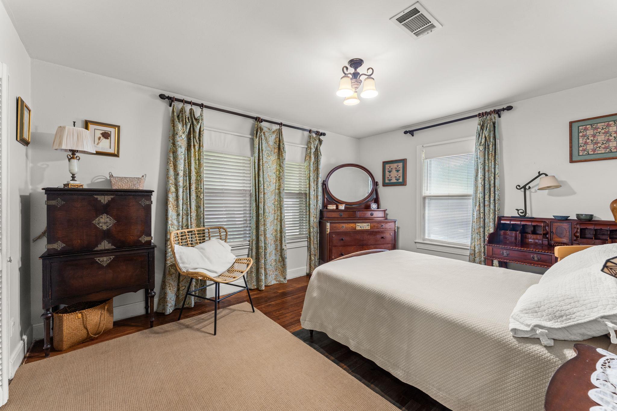 1303 Alegria Rd, Austin, TX 78757