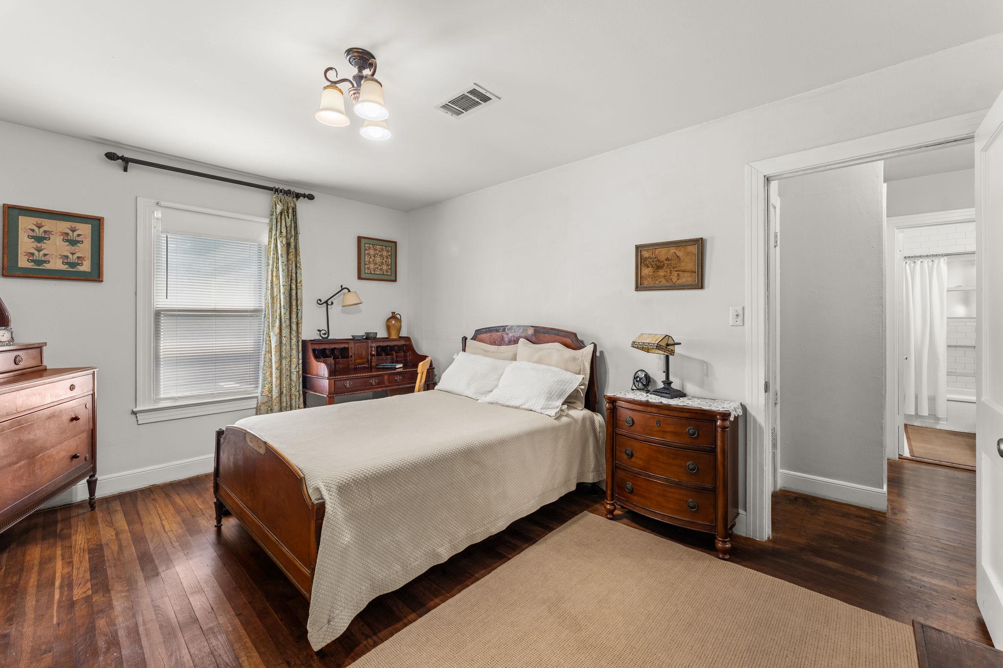 1303 Alegria Rd, Austin, TX 78757