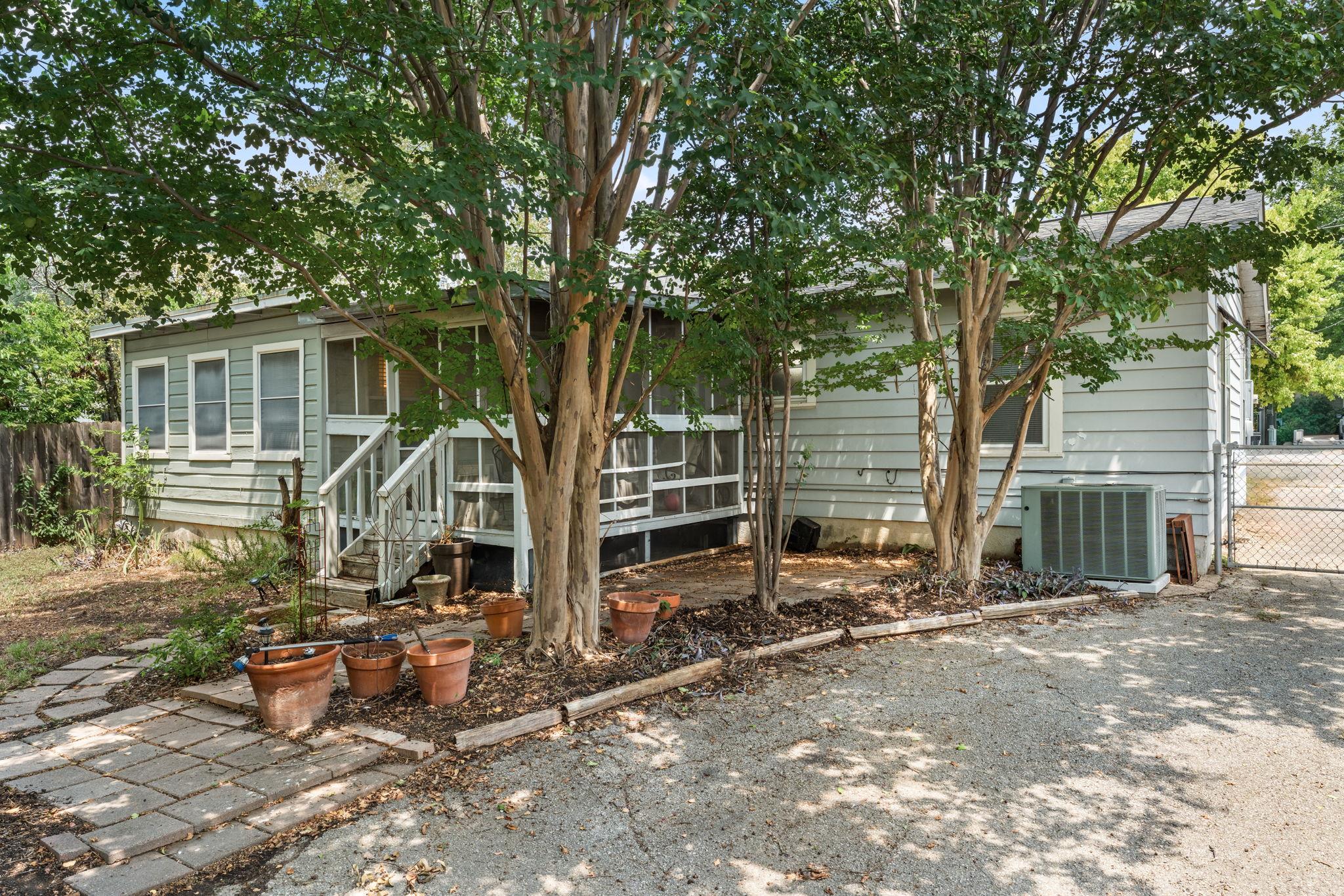 1303 Alegria Rd, Austin, TX 78757