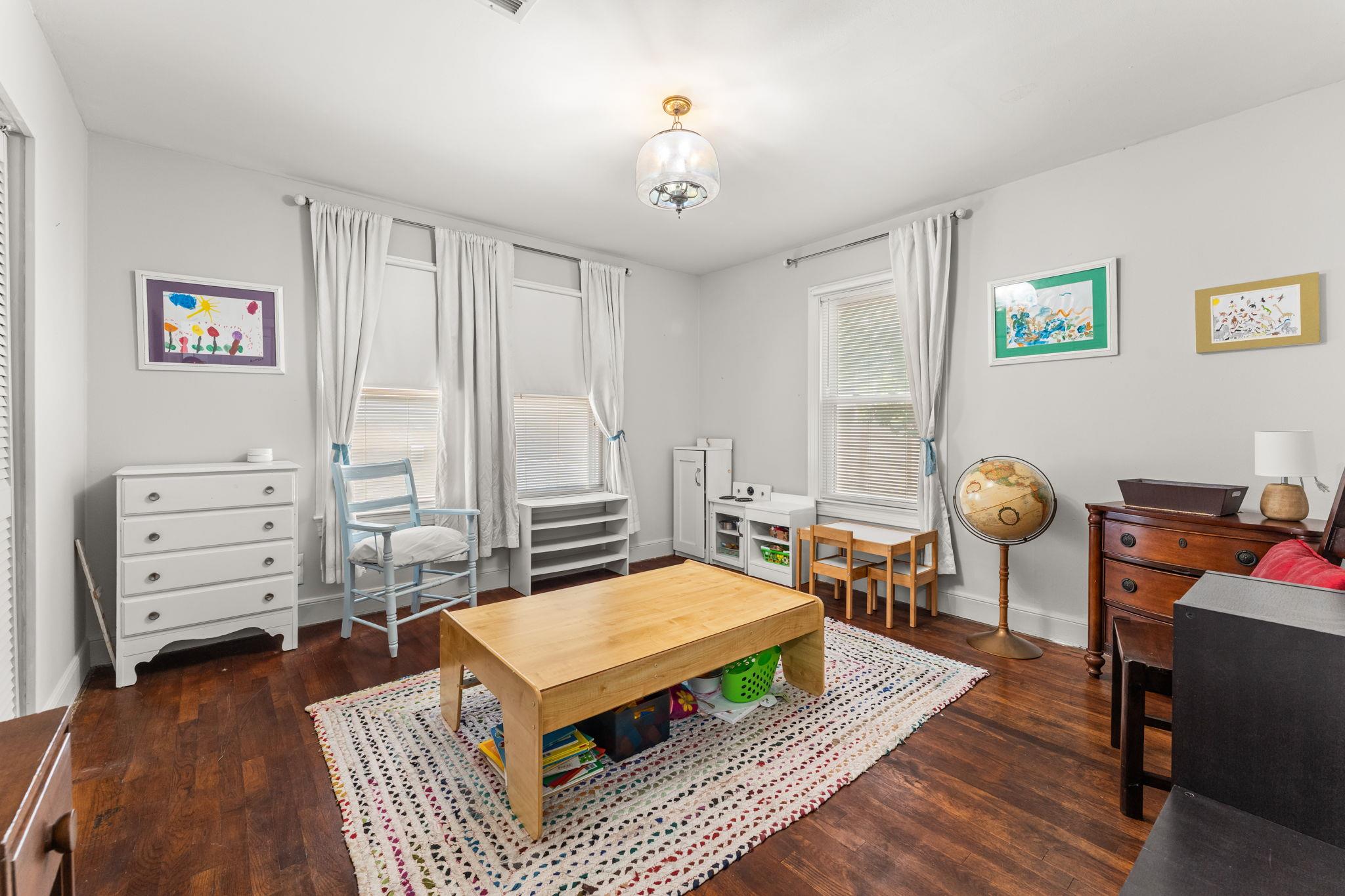 1303 Alegria Rd, Austin, TX 78757