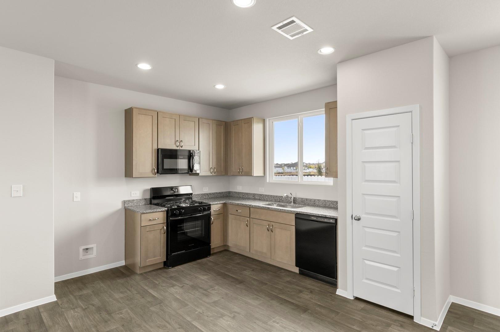 141 Summer Dr, Elgin, TX 78621