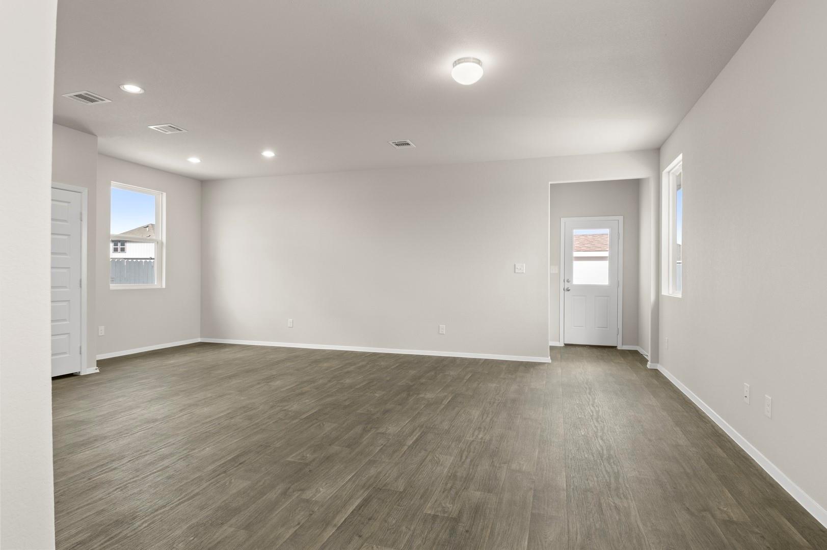 141 Summer Dr, Elgin, TX 78621