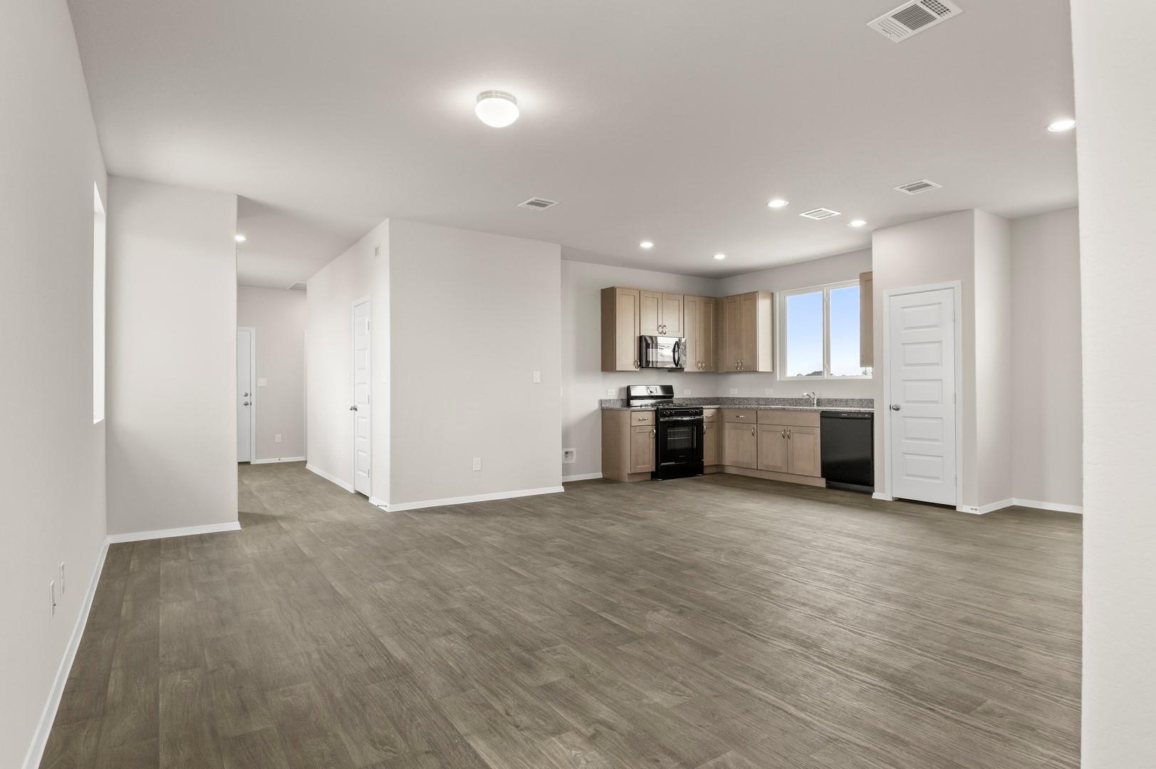 141 Summer Dr, Elgin, TX 78621