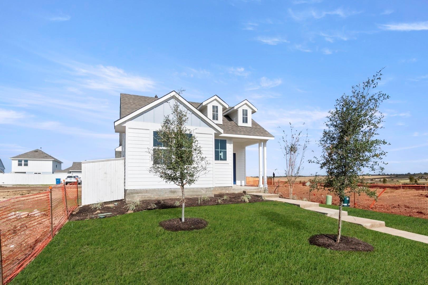 141 Summer Dr, Elgin, TX 78621