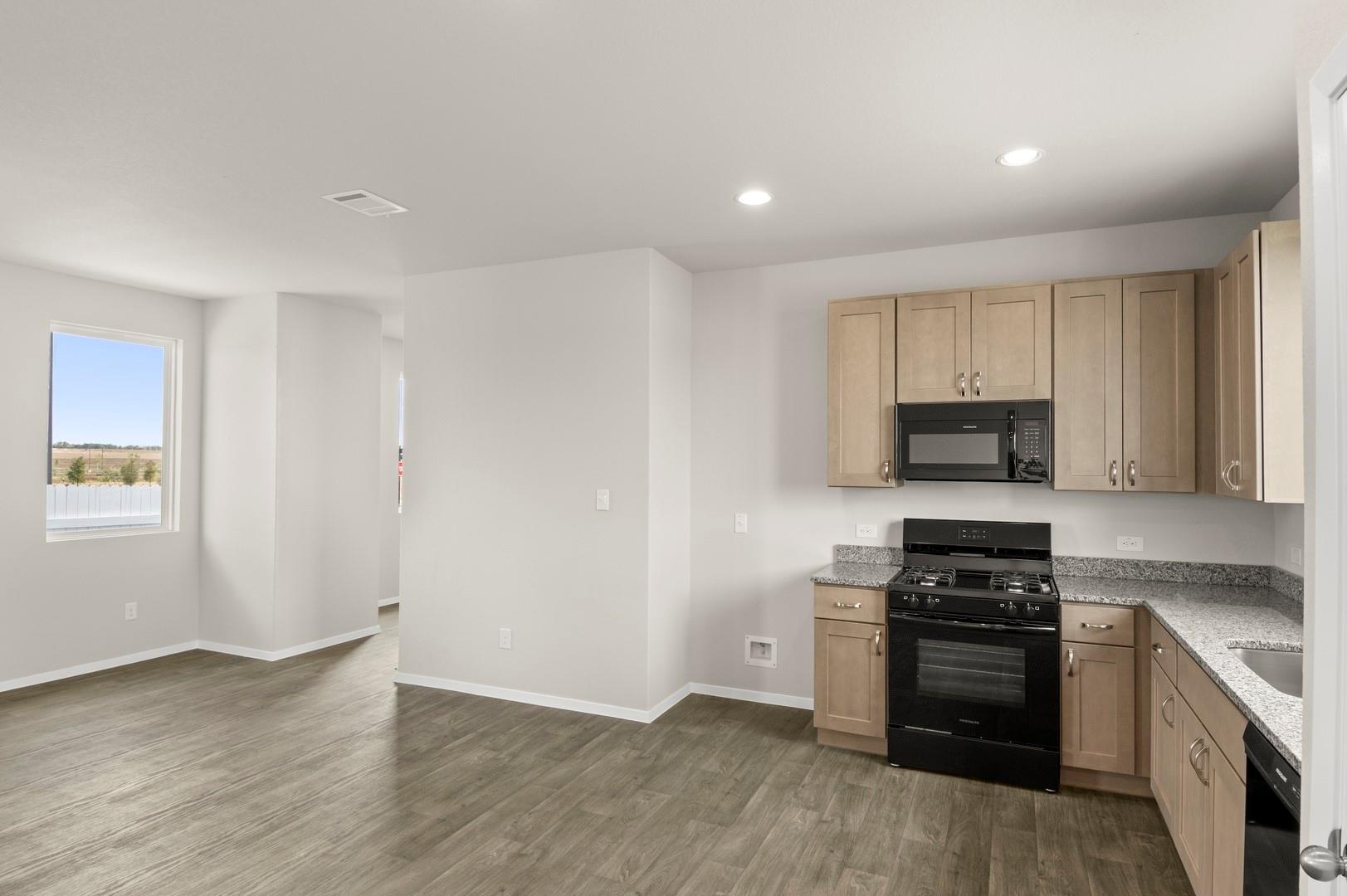 141 Summer Dr, Elgin, TX 78621