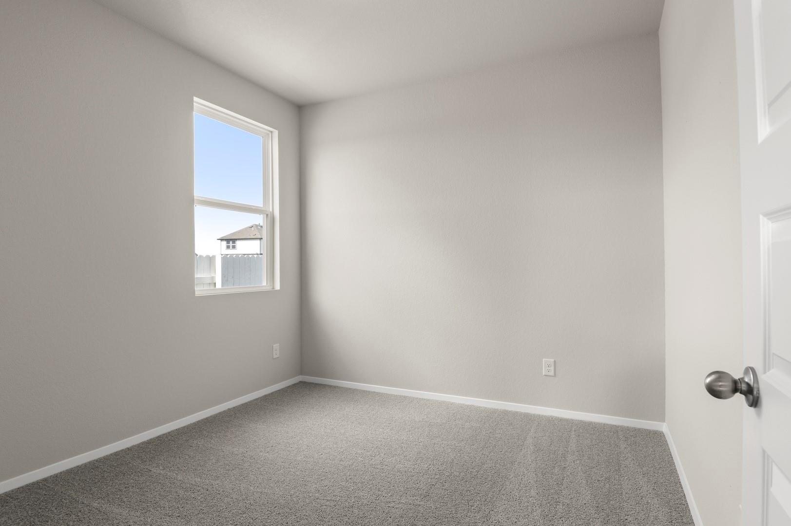 141 Summer Dr, Elgin, TX 78621