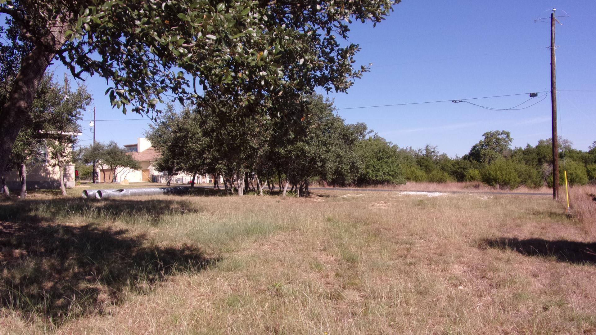 216 N Calvin Barrett Dr, Blanco, TX 78606