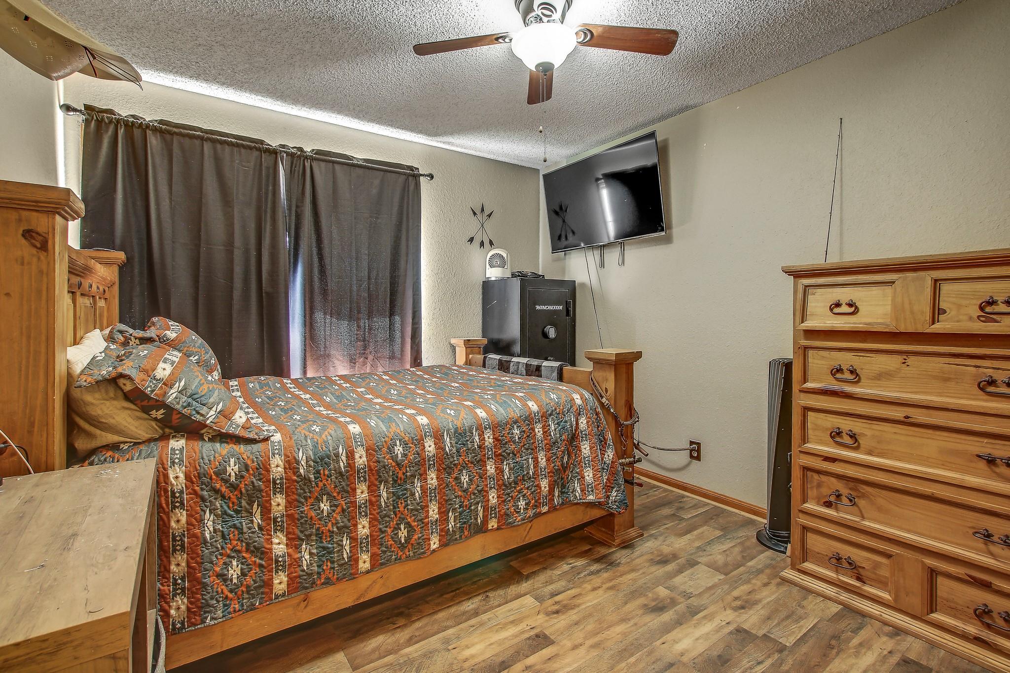 105 Frederick Ln, Thorndale, TX 76577