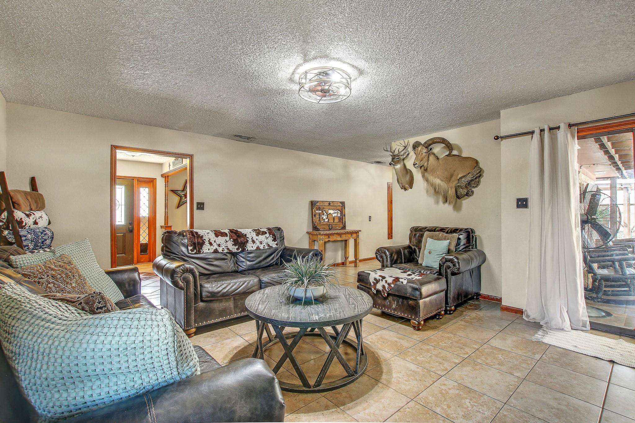 105 Frederick Ln, Thorndale, TX 76577