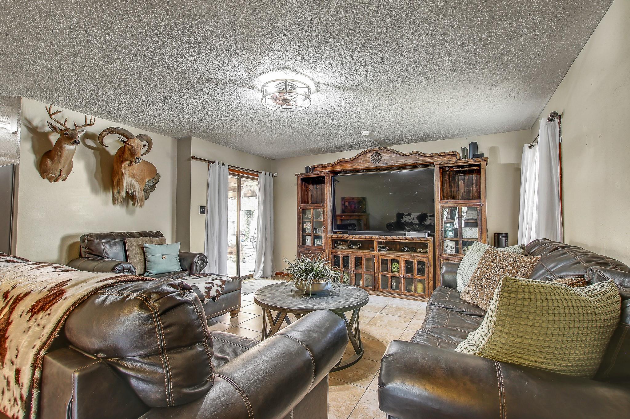 105 Frederick Ln, Thorndale, TX 76577