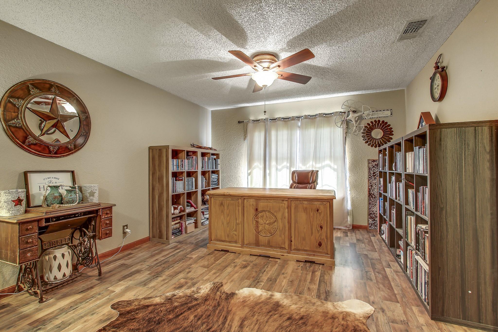 105 Frederick Ln, Thorndale, TX 76577