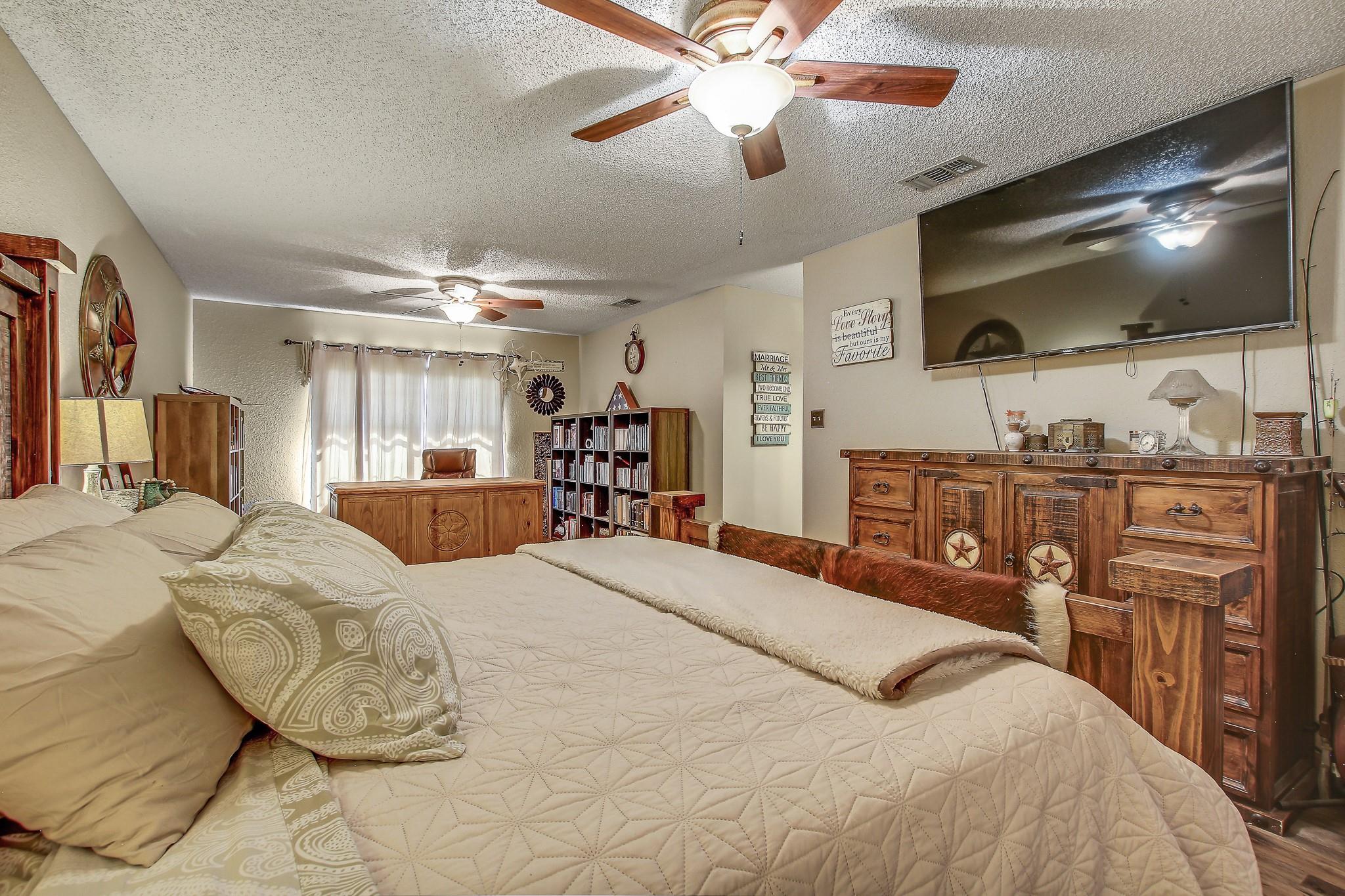 105 Frederick Ln, Thorndale, TX 76577