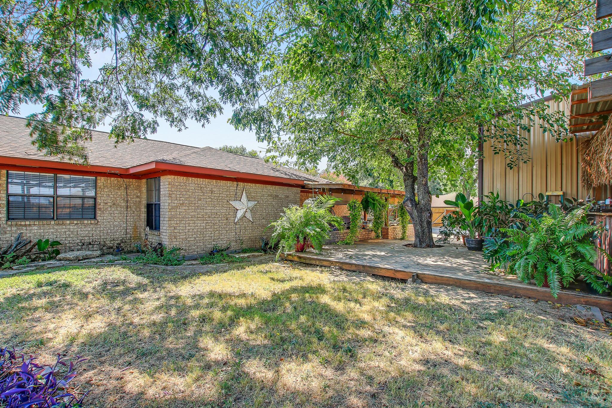105 Frederick Ln, Thorndale, TX 76577
