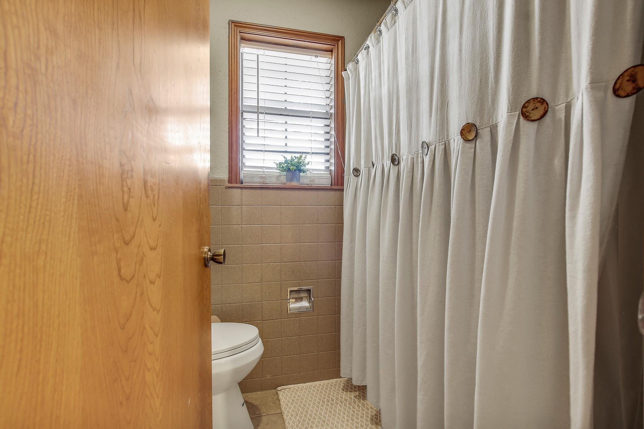 105 Frederick Ln, Thorndale, TX 76577