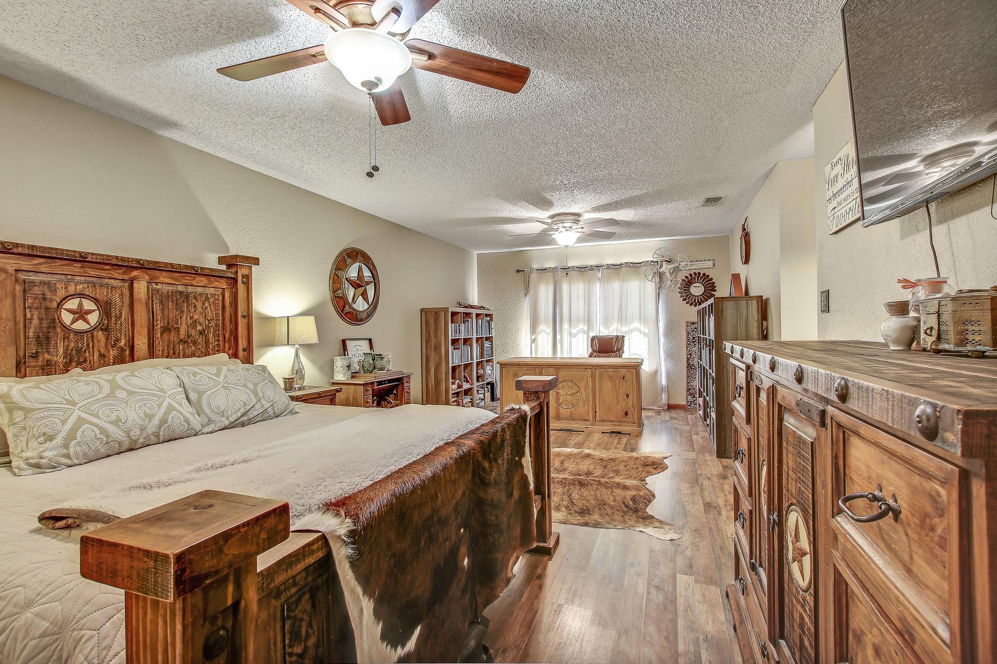 105 Frederick Ln, Thorndale, TX 76577