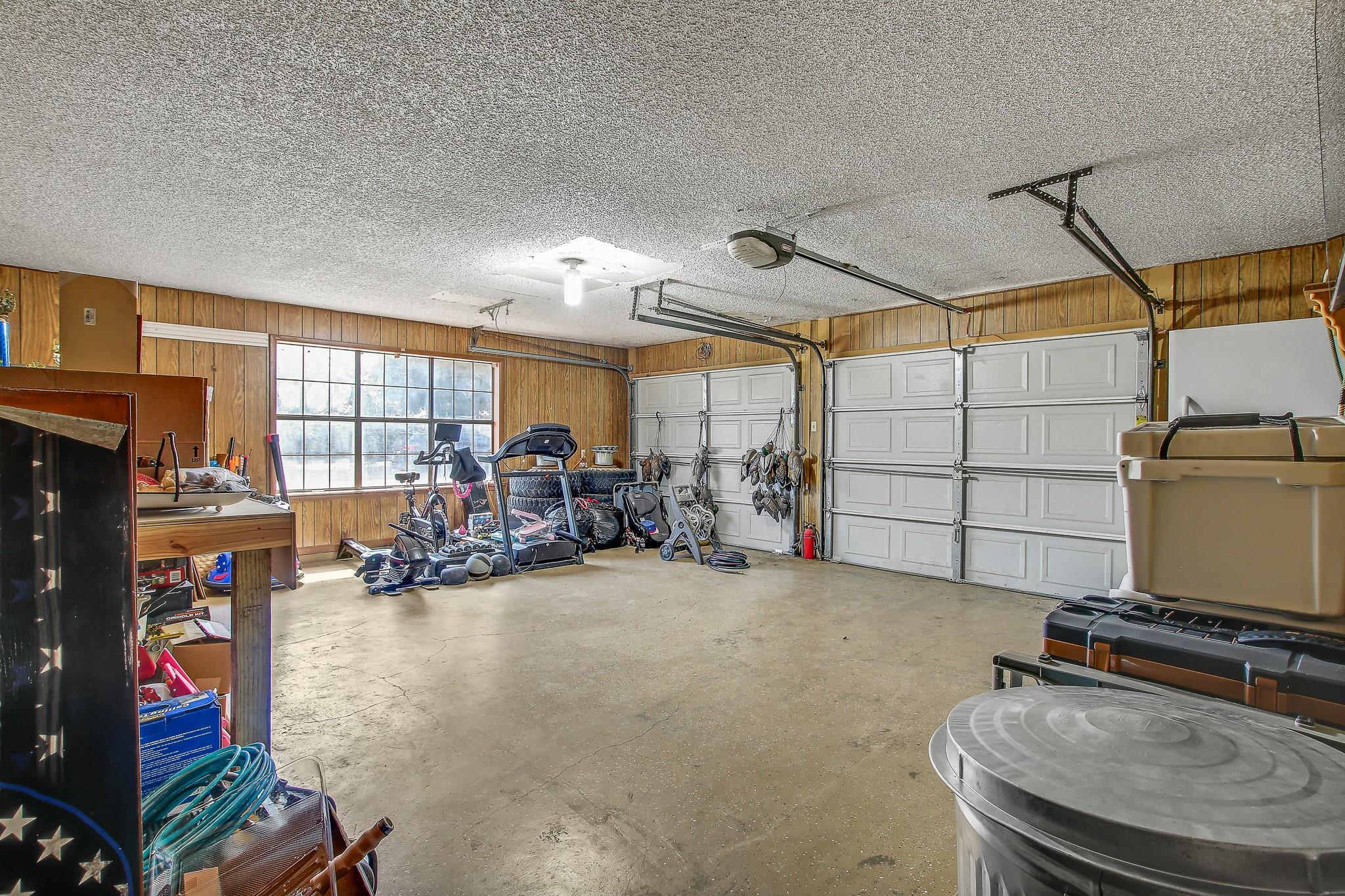 105 Frederick Ln, Thorndale, TX 76577