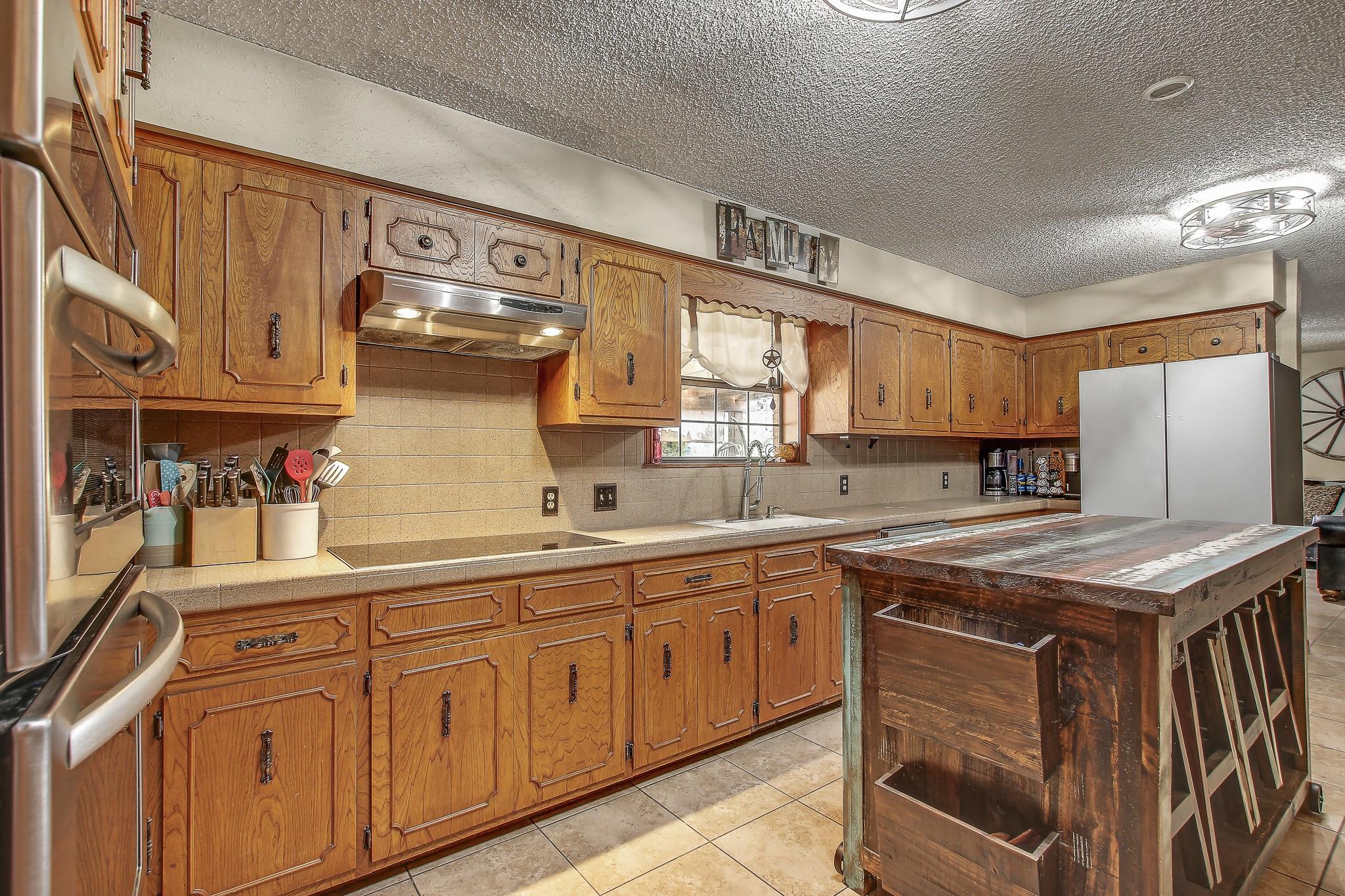 105 Frederick Ln, Thorndale, TX 76577