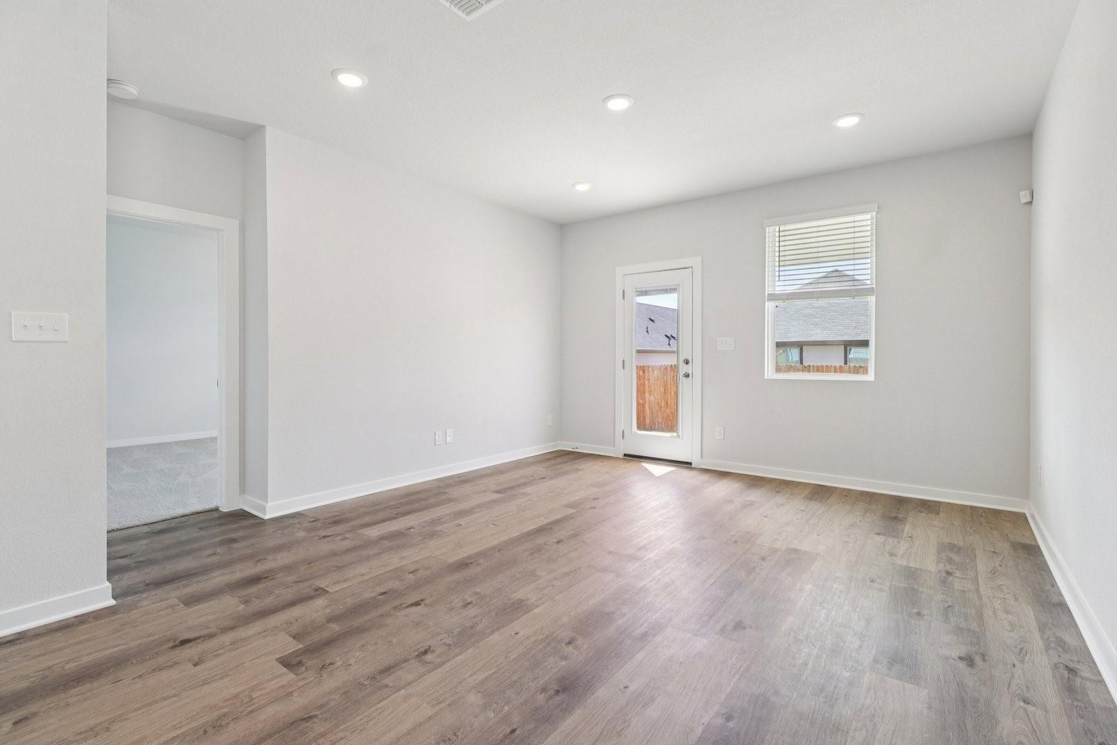 123 Two Bits Ln, Elgin, TX 78621