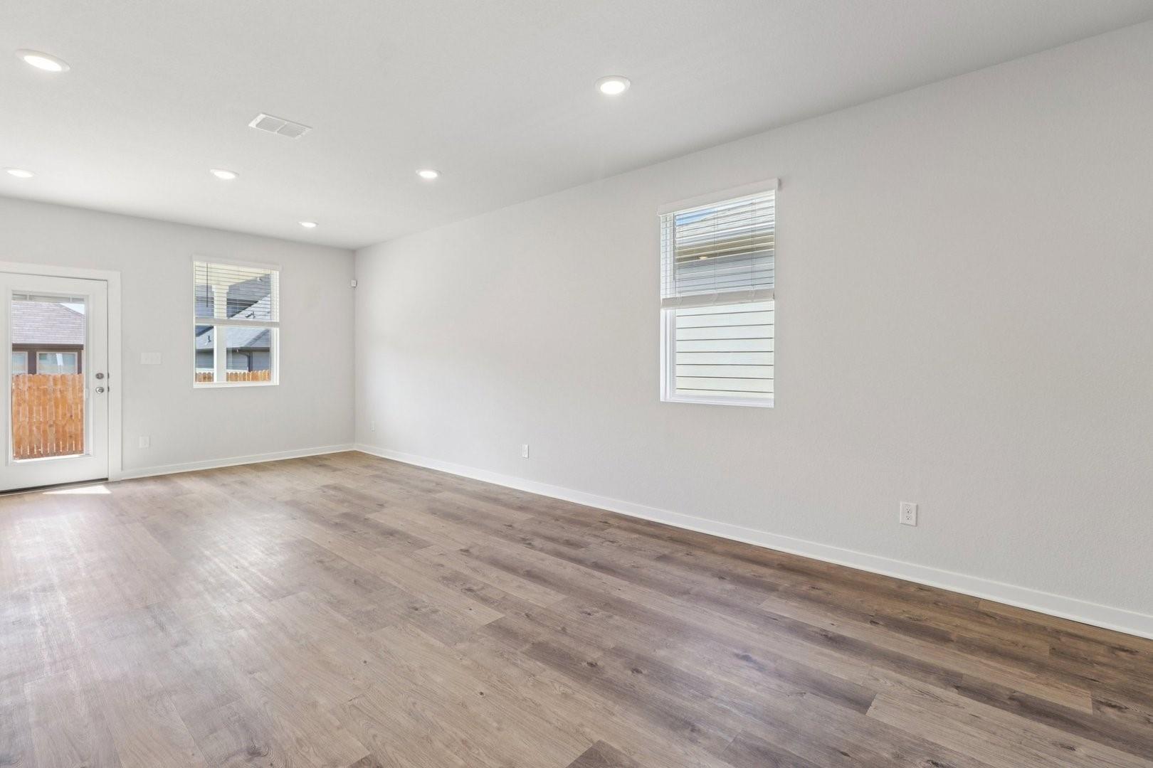 123 Two Bits Ln, Elgin, TX 78621