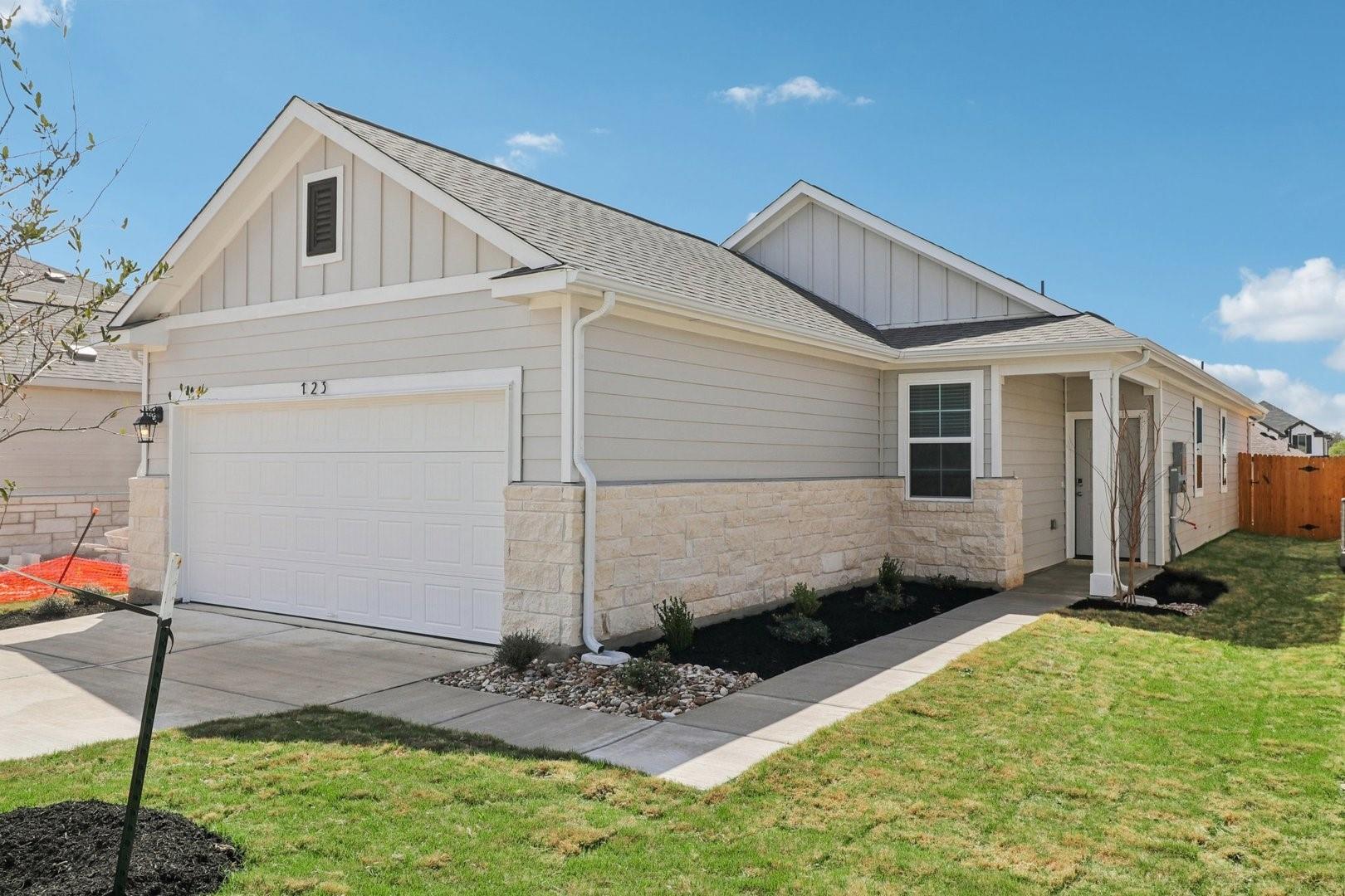 123 Two Bits Ln, Elgin, TX 78621