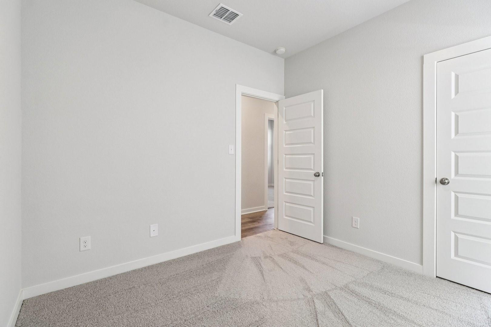 123 Two Bits Ln, Elgin, TX 78621