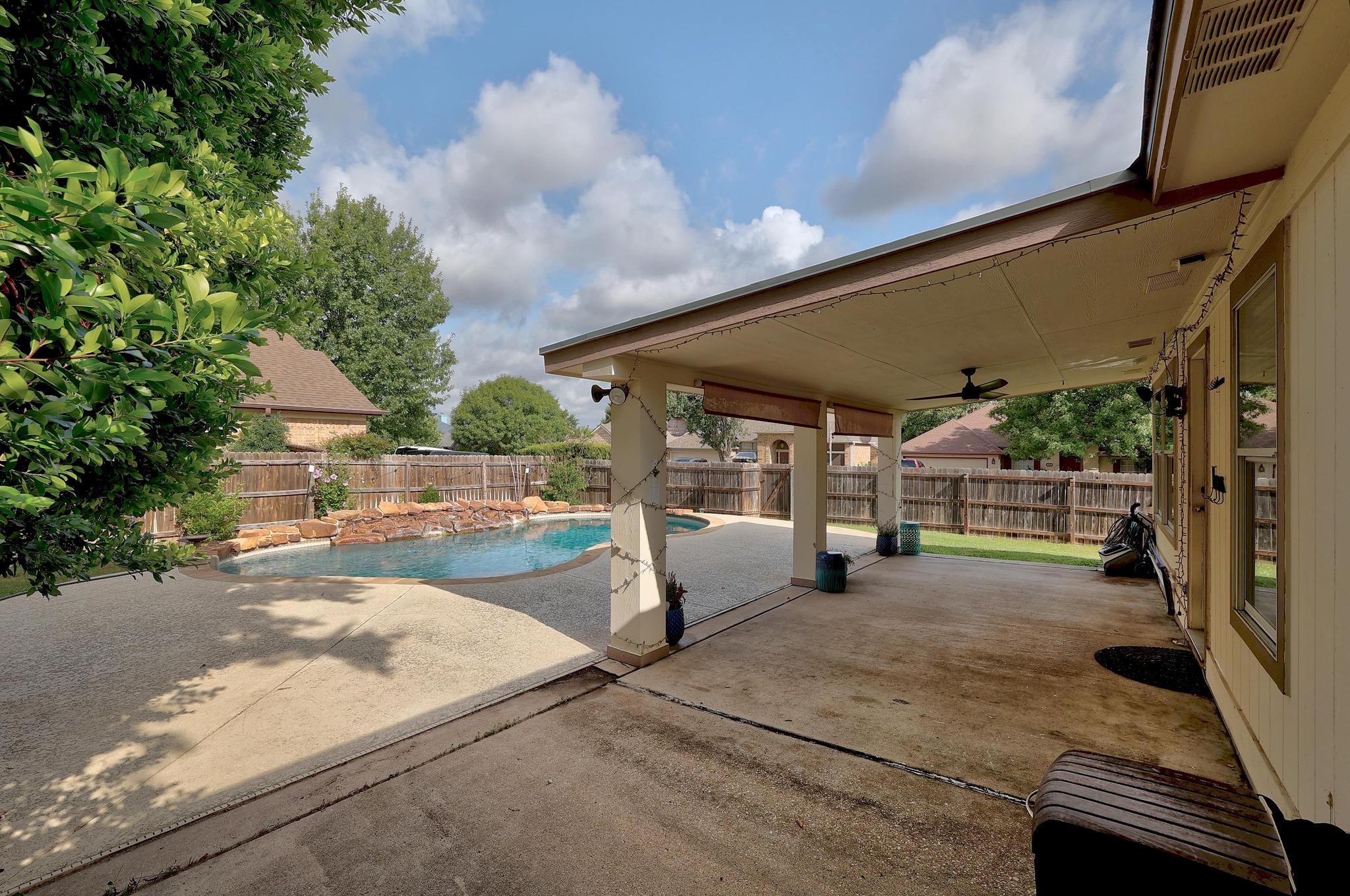 16716 Spotted Eagle Dr, Leander, TX 78641