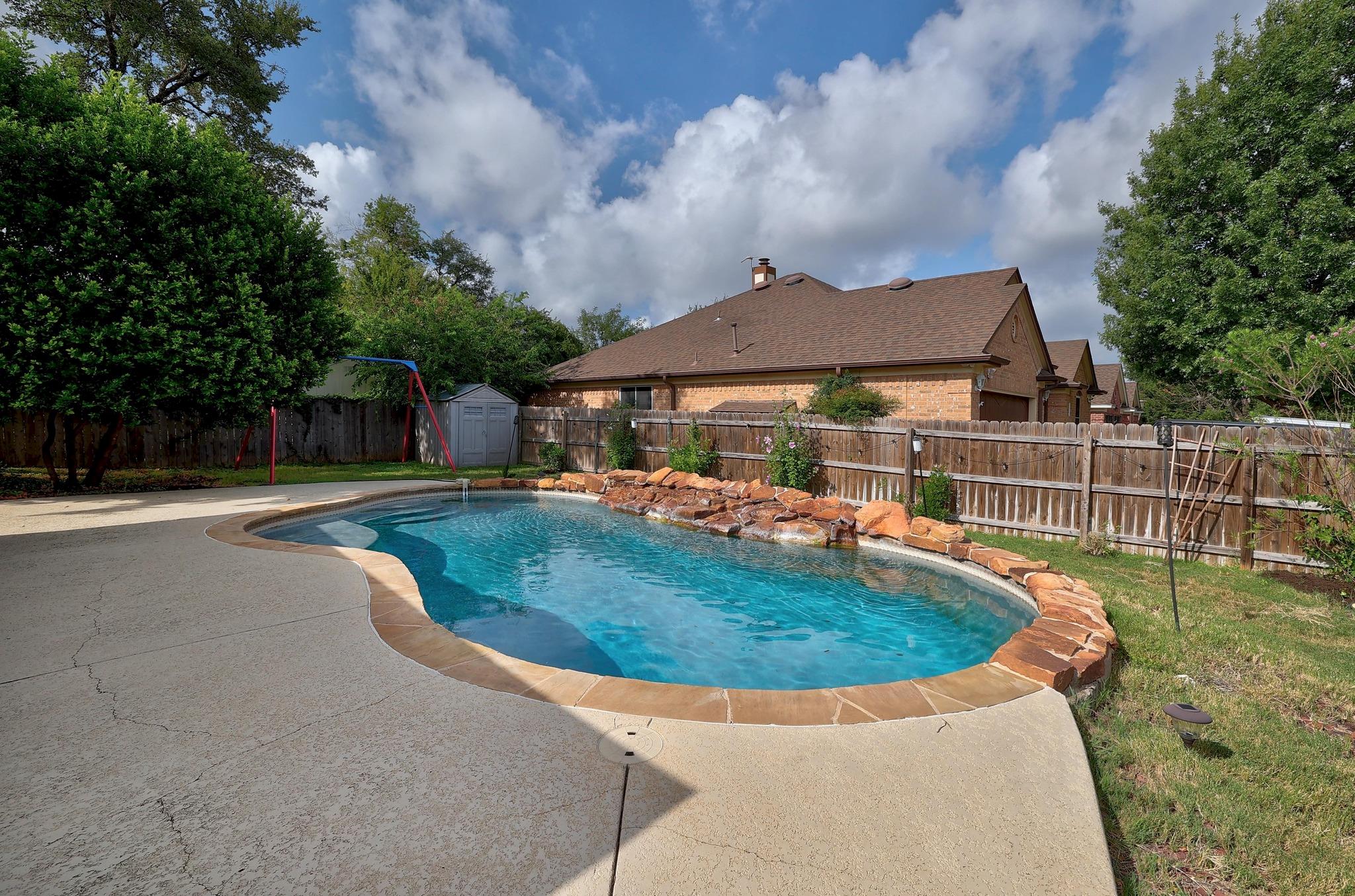 16716 Spotted Eagle Dr, Leander, TX 78641