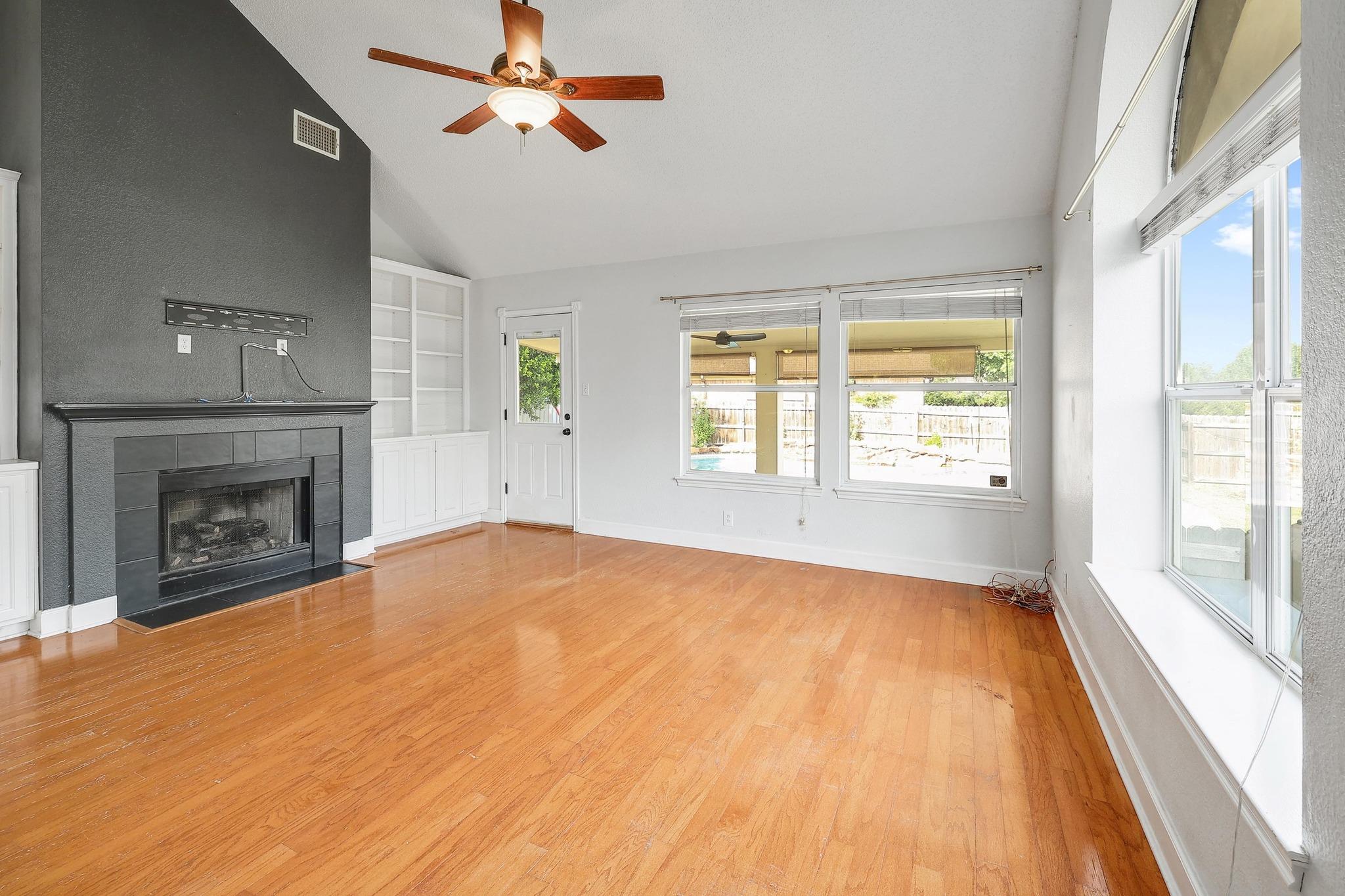 16716 Spotted Eagle Dr, Leander, TX 78641