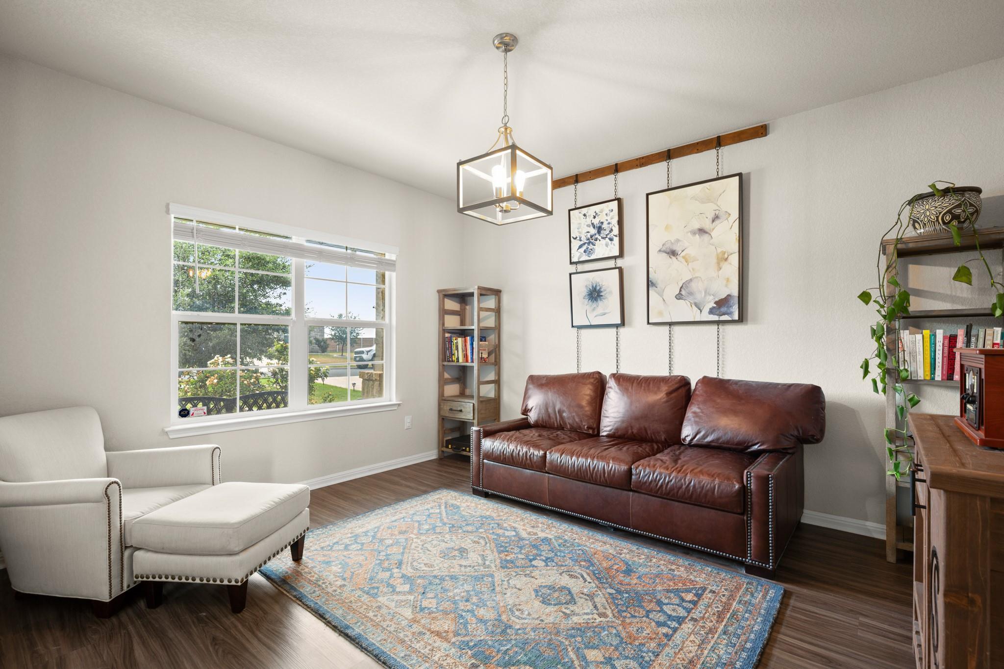 605 Dubina Ave, Georgetown, TX 78626