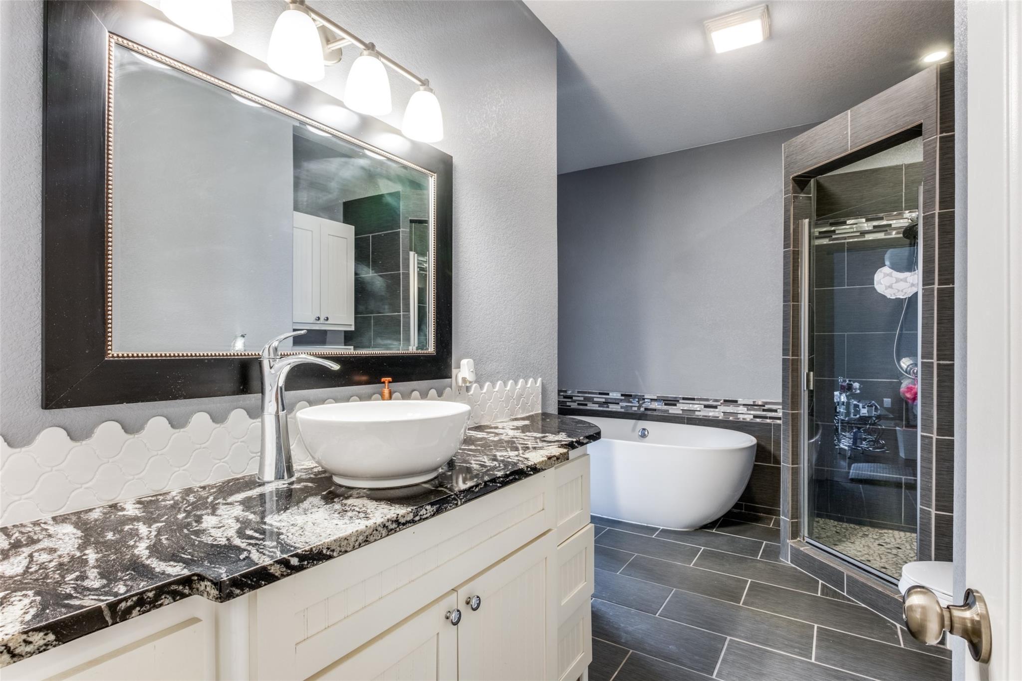 20501 Bee Hive Ln, Spicewood, TX 78669