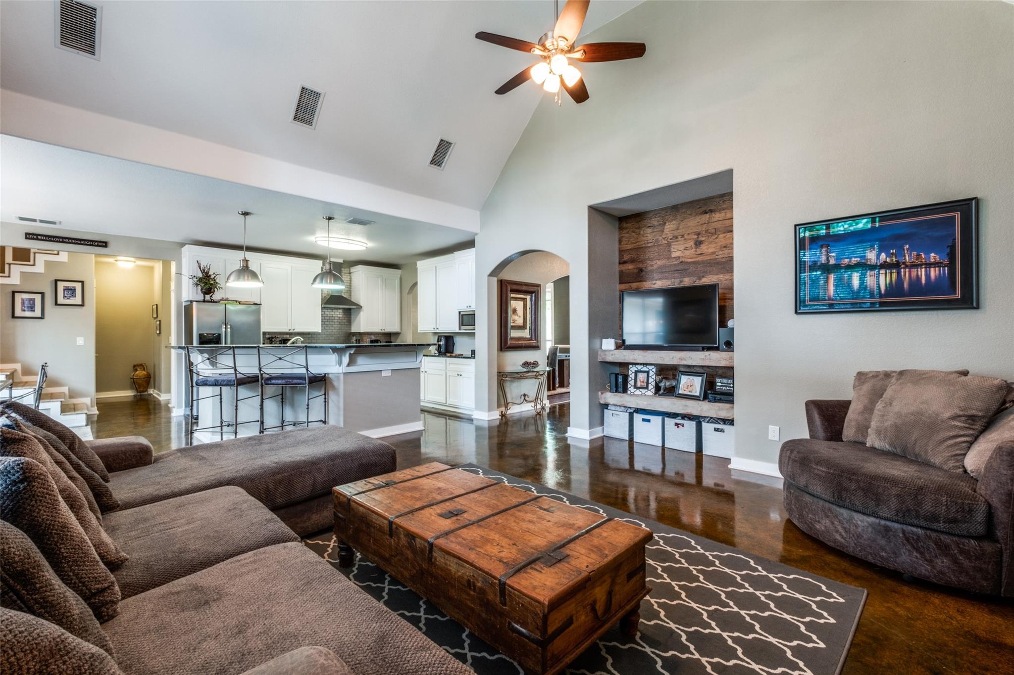 20501 Bee Hive Ln, Spicewood, TX 78669