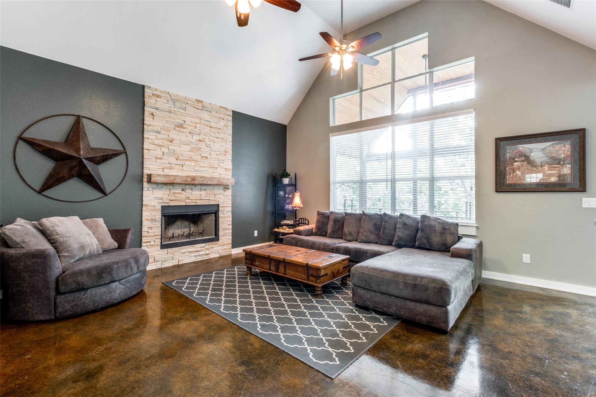 20501 Bee Hive Ln, Spicewood, TX 78669