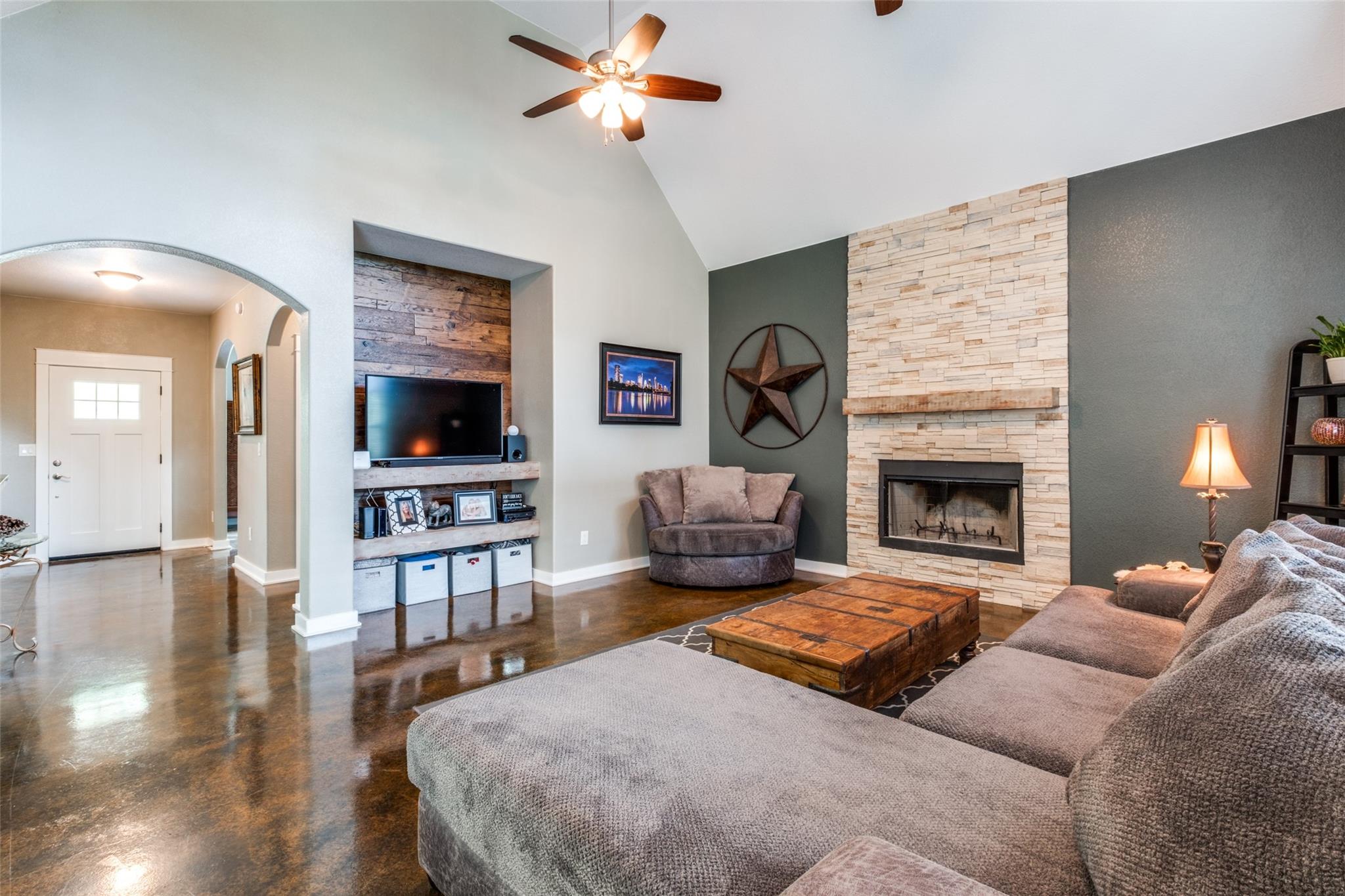 20501 Bee Hive Ln, Spicewood, TX 78669