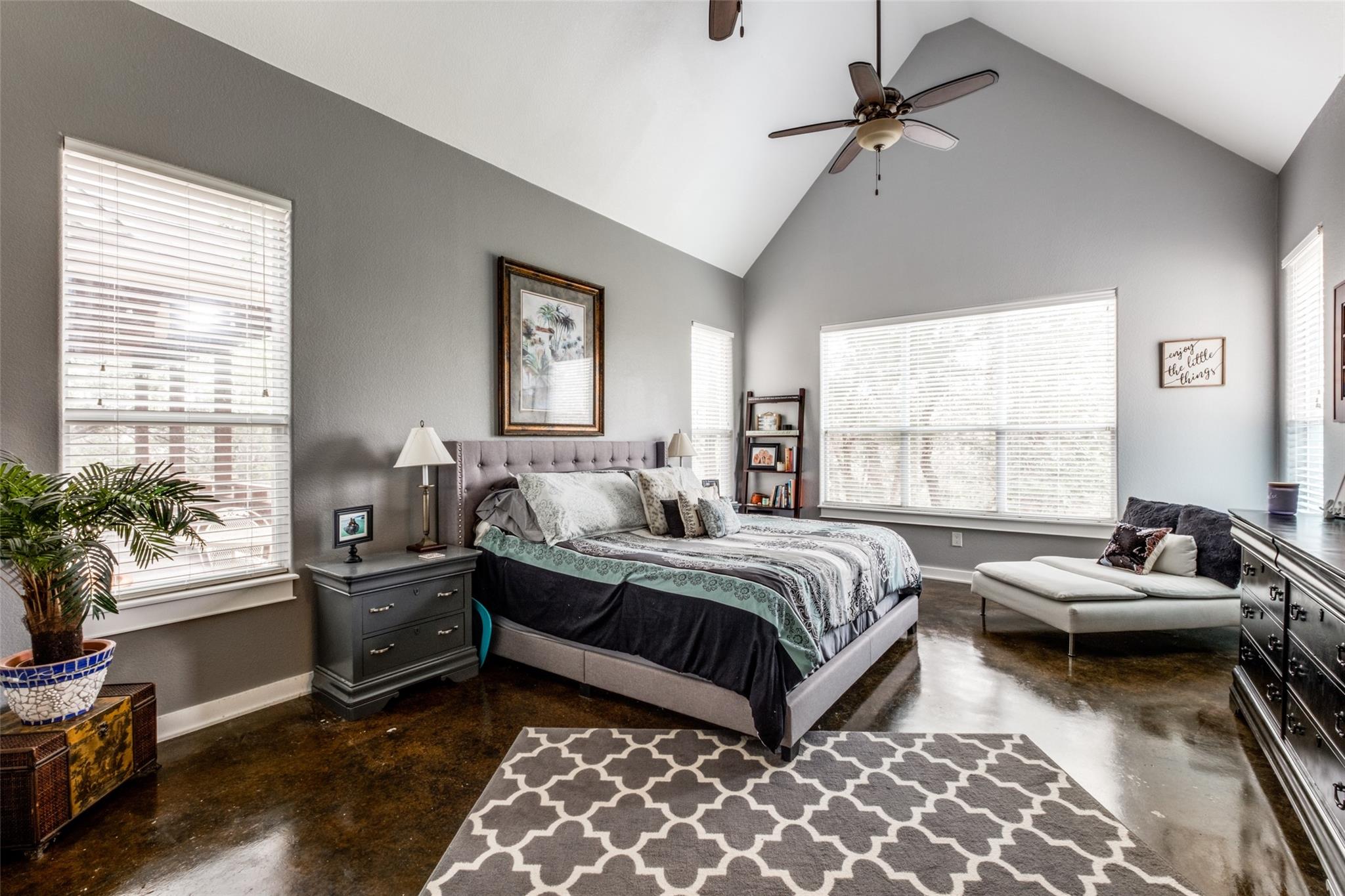 20501 Bee Hive Ln, Spicewood, TX 78669