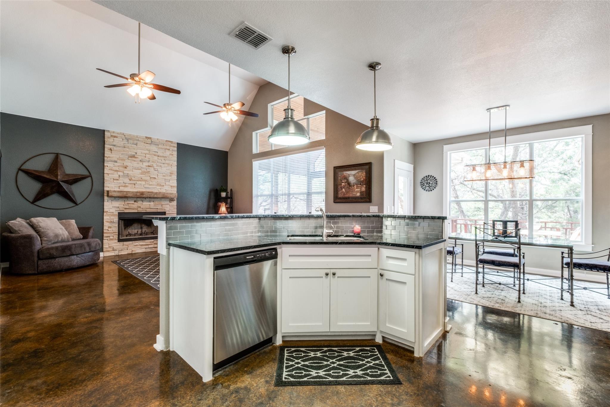 20501 Bee Hive Ln, Spicewood, TX 78669