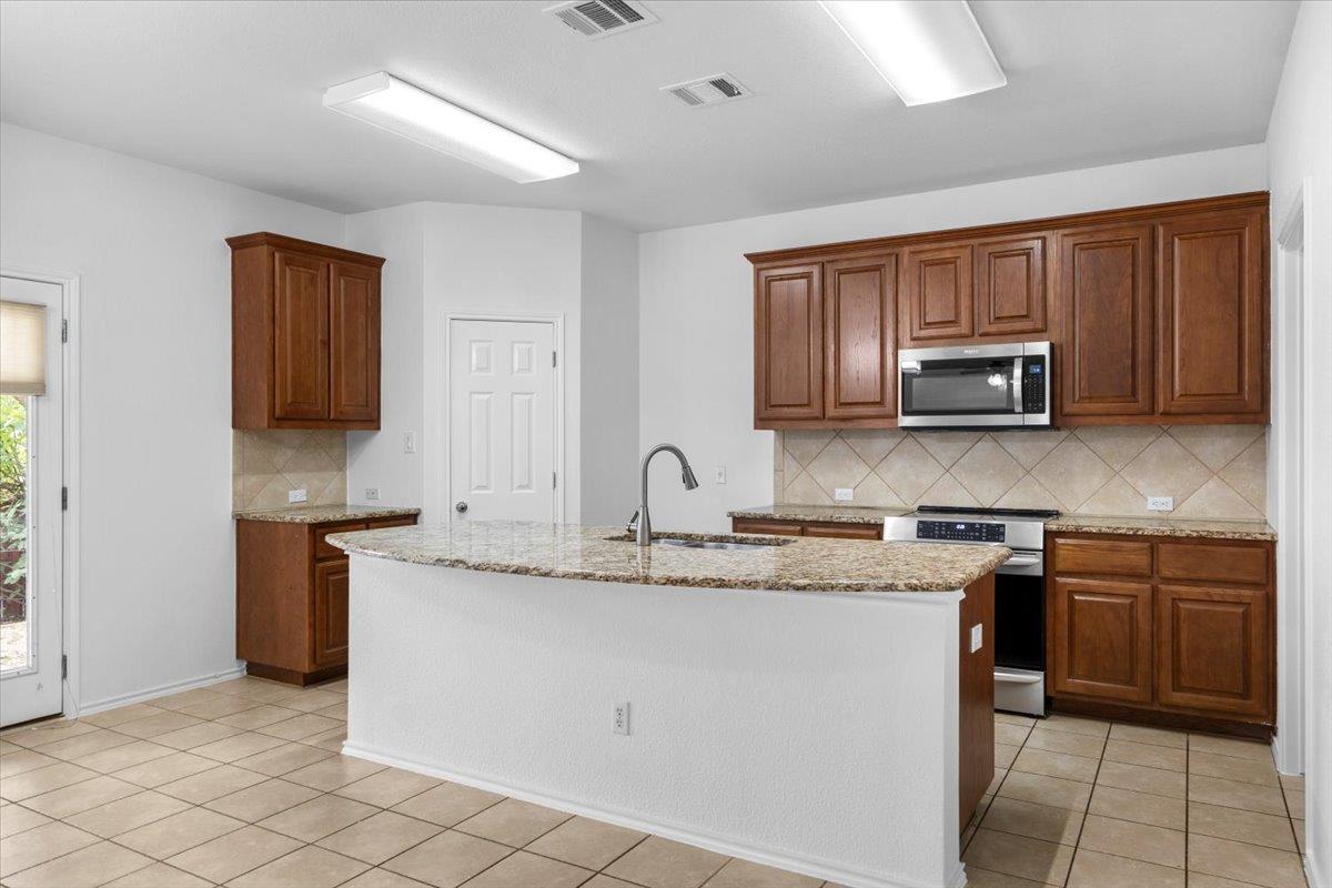 2001 Stephanne Creek Cv, Austin, TX 78744