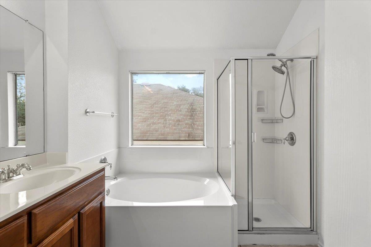 2001 Stephanne Creek Cv, Austin, TX 78744