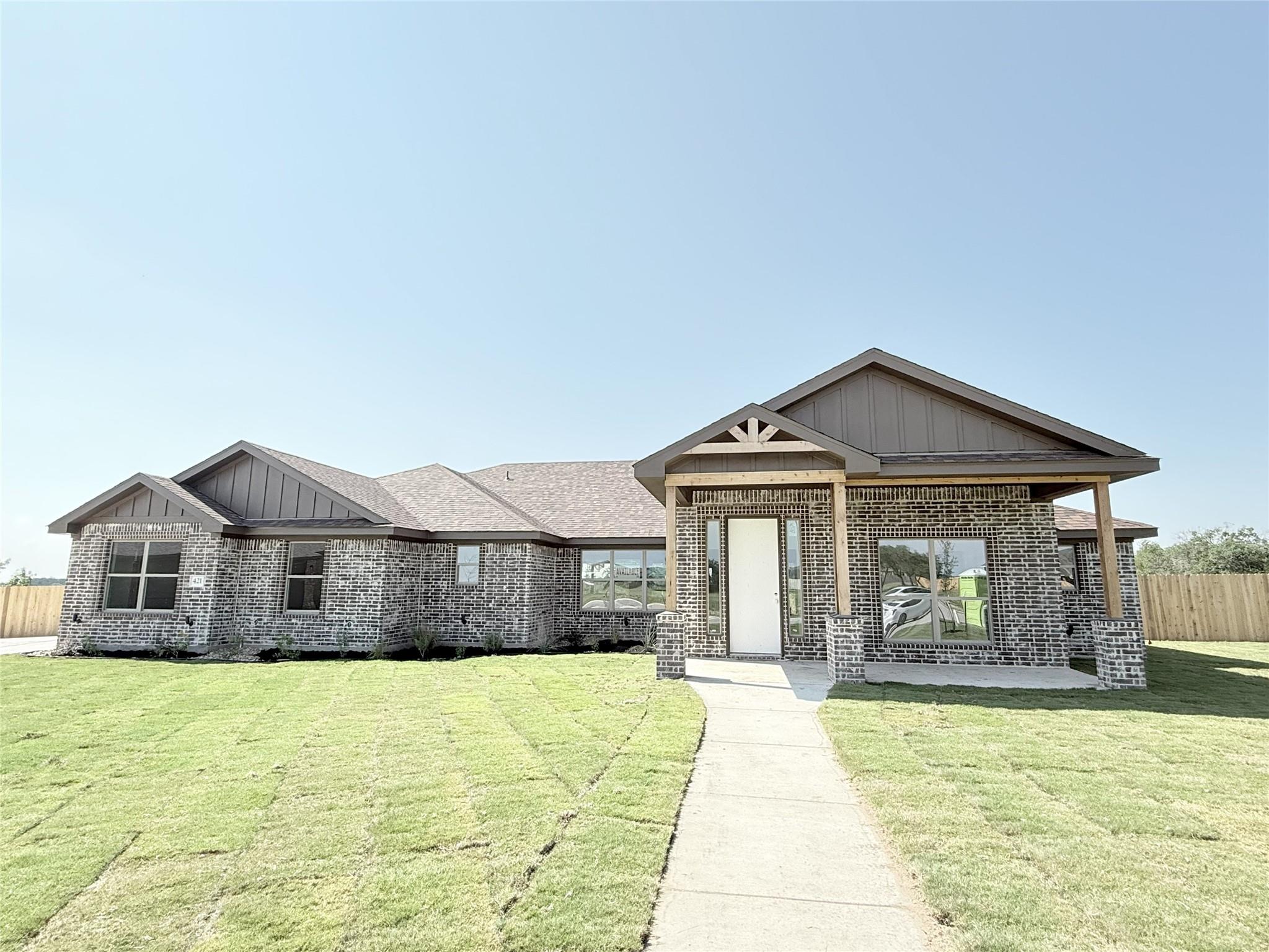 421 Ridge Crest Dr, Copperas Cove, TX 76522