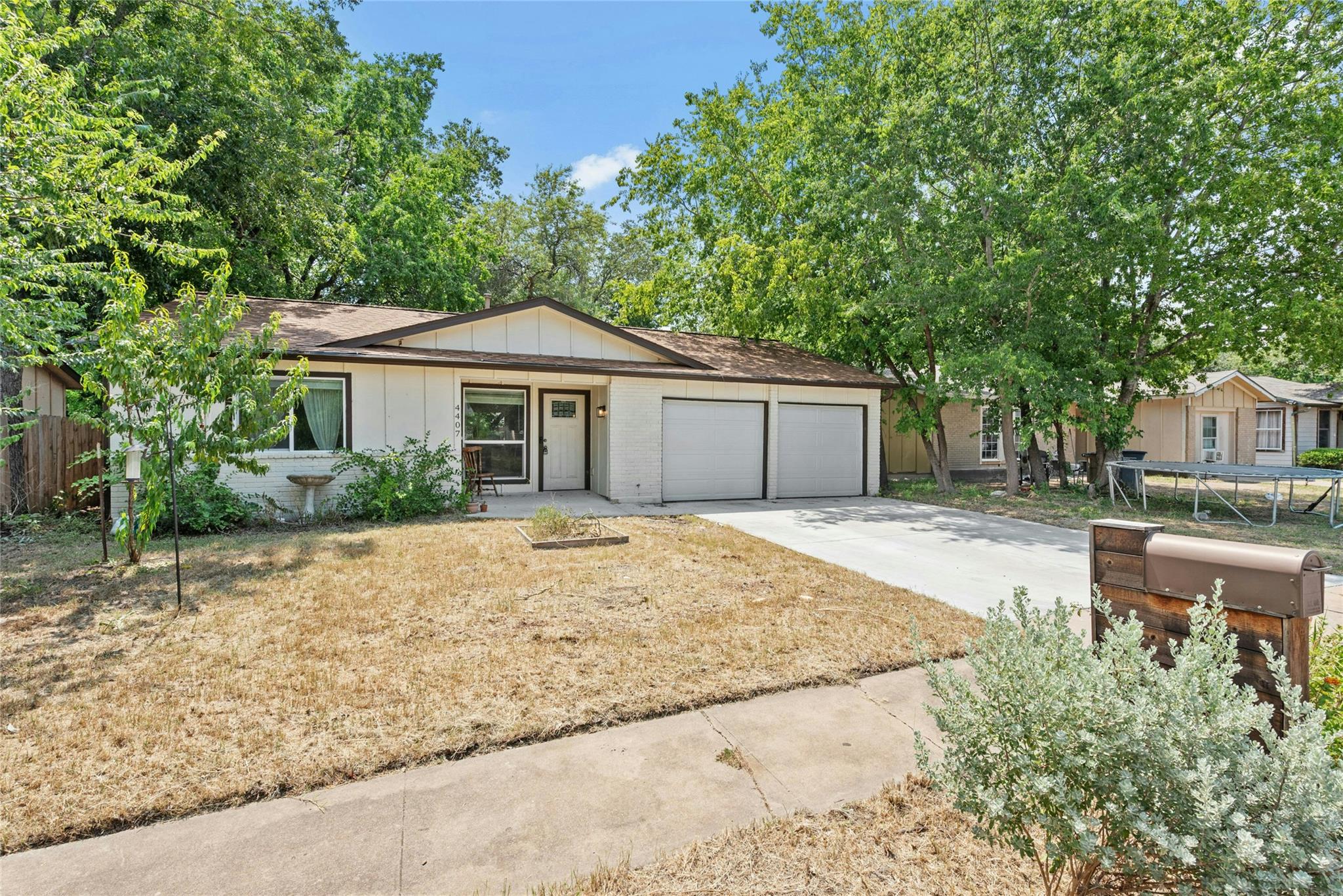 4407 Dovewood Dr, Austin, TX 78744