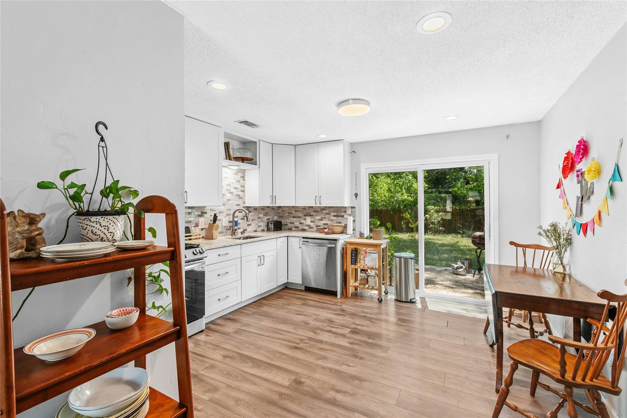 4407 Dovewood Dr, Austin, TX 78744