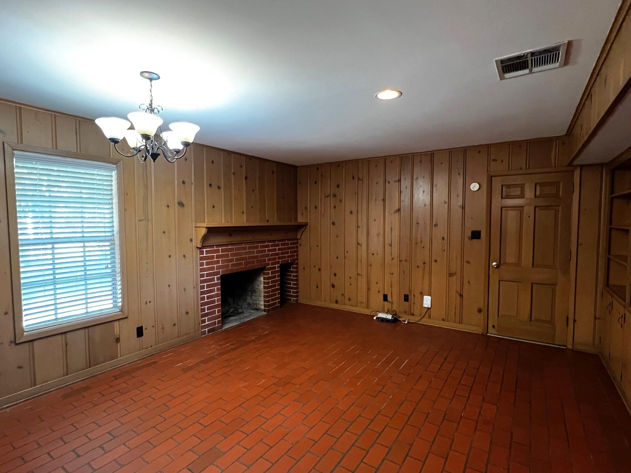 235 W Lower Line St, La Grange, TX 78945