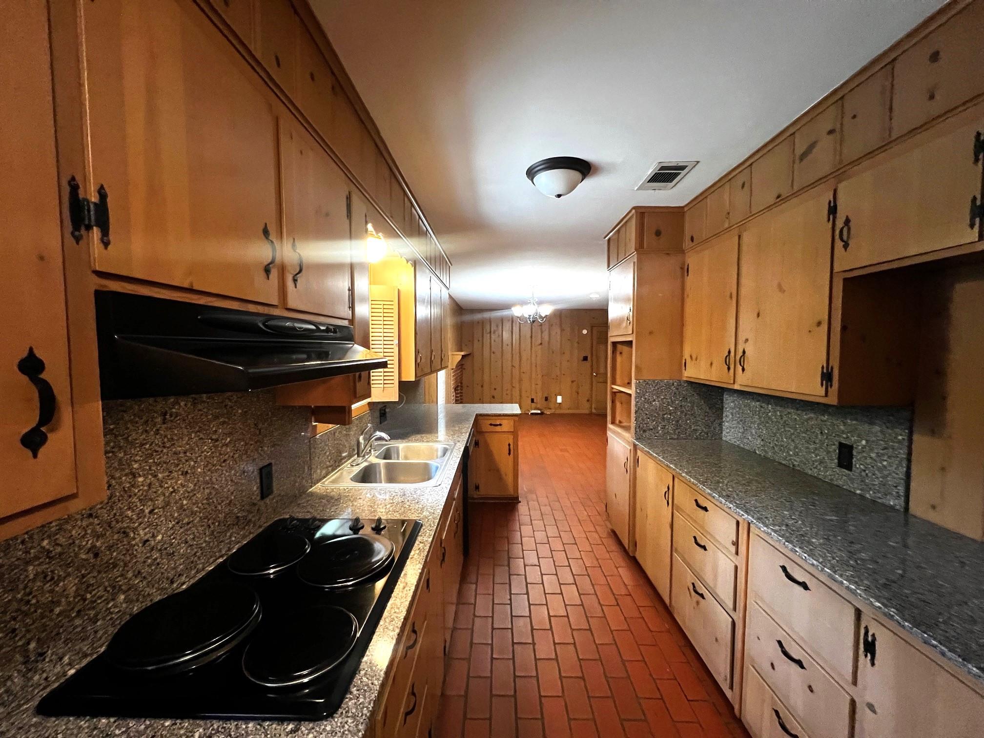 235 W Lower Line St, La Grange, TX 78945