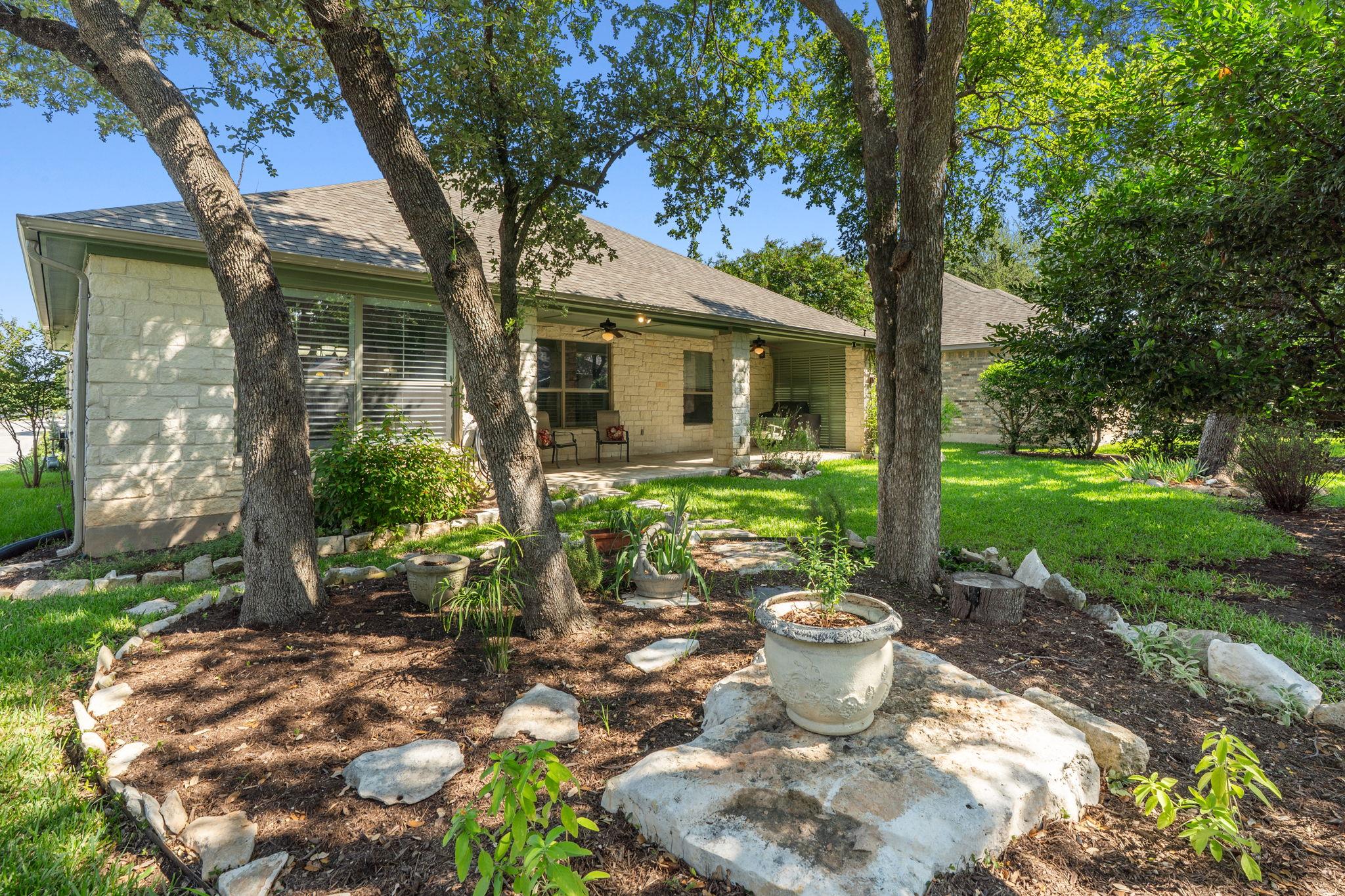 900 Heritage Oaks Bnd, Georgetown, TX 78633
