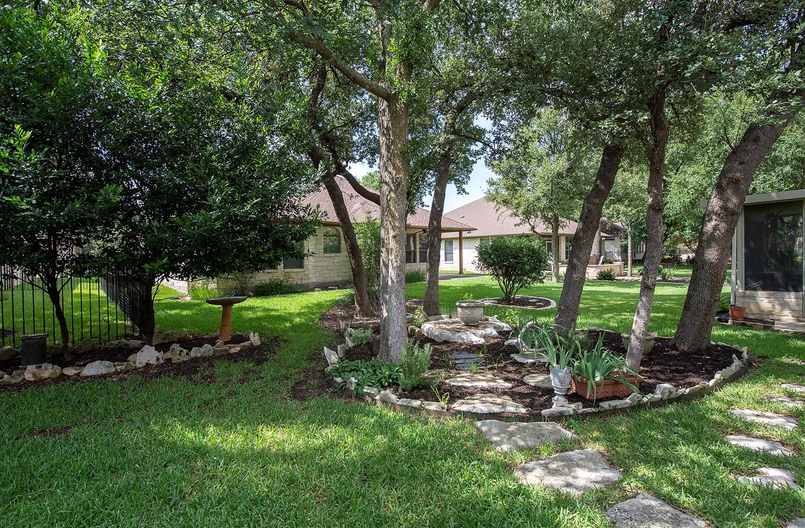 900 Heritage Oaks Bnd, Georgetown, TX 78633