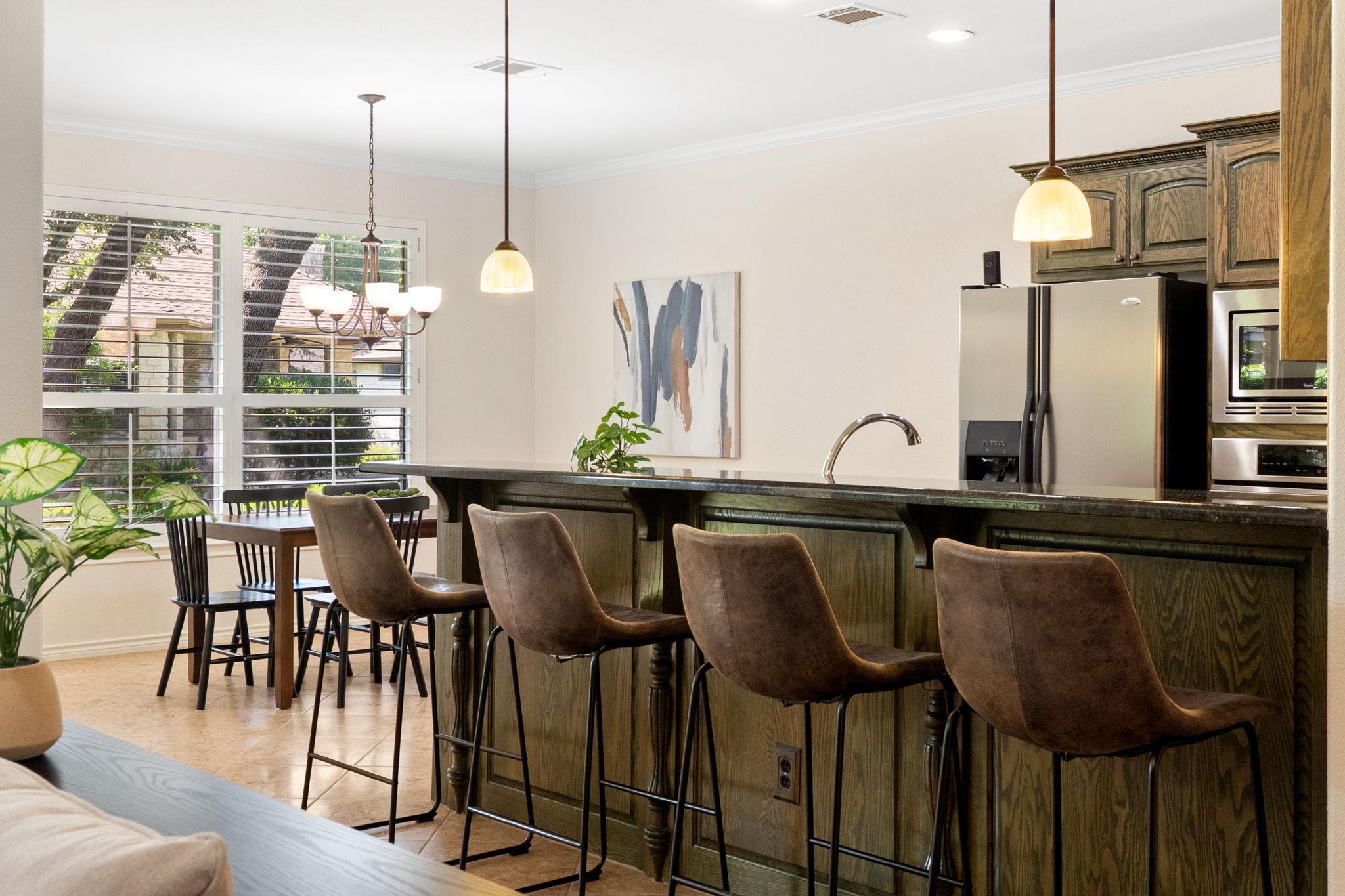 900 Heritage Oaks Bnd, Georgetown, TX 78633